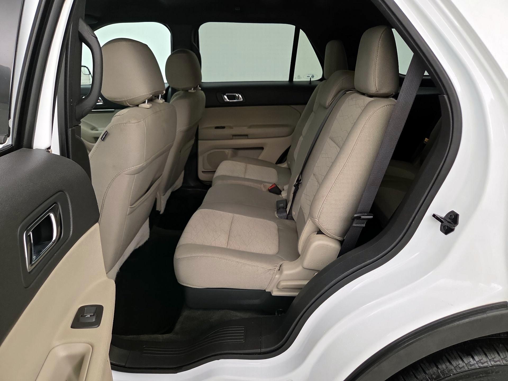 Thumbnail: 2015 Ford Explorer - 18