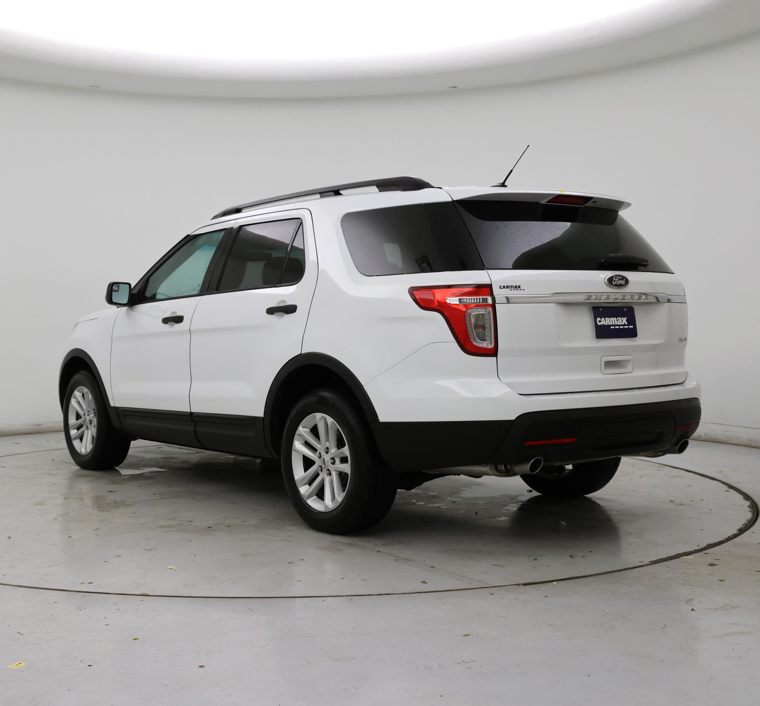 Thumbnail: 2015 Ford Explorer - 2