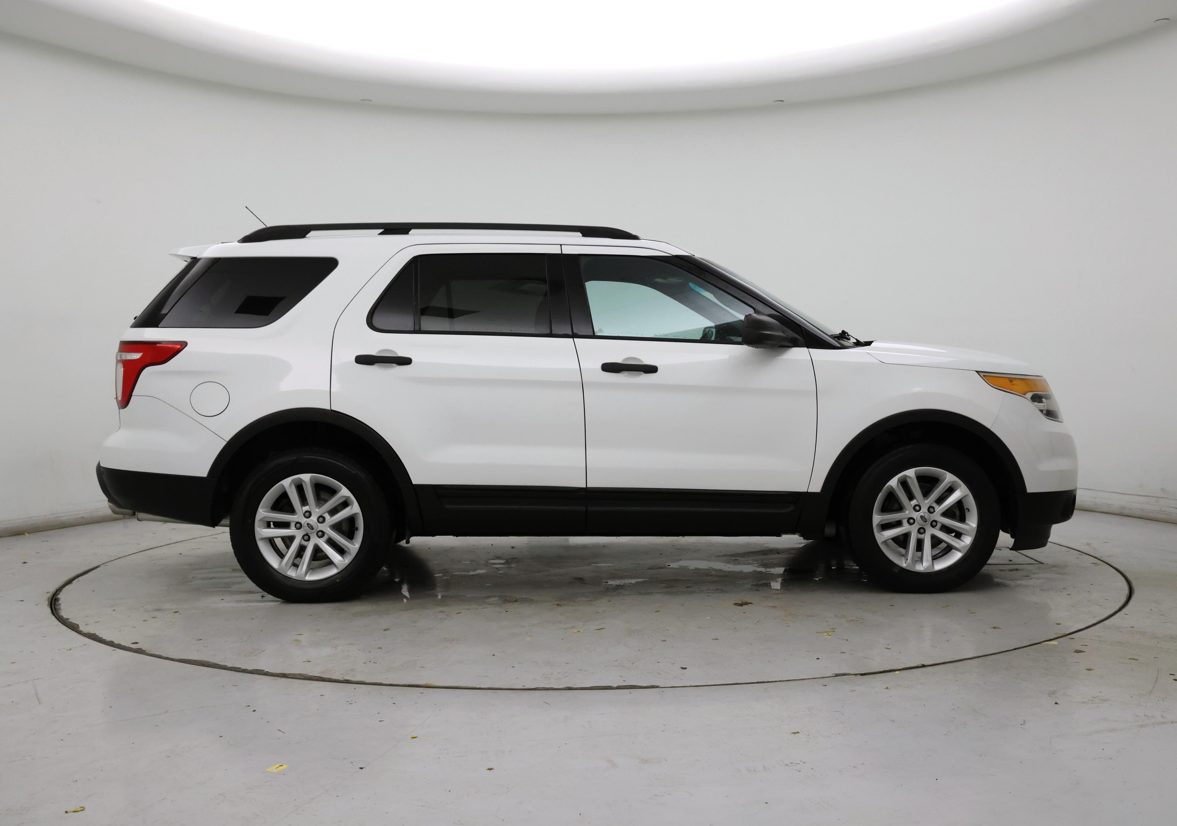 Thumbnail: 2015 Ford Explorer - 7