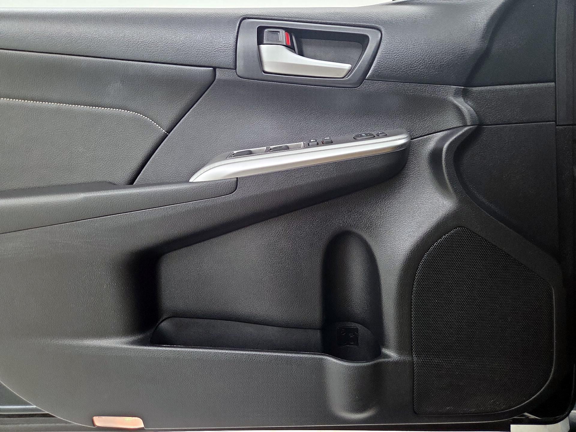 Thumbnail: 2014 Toyota Camry - 12