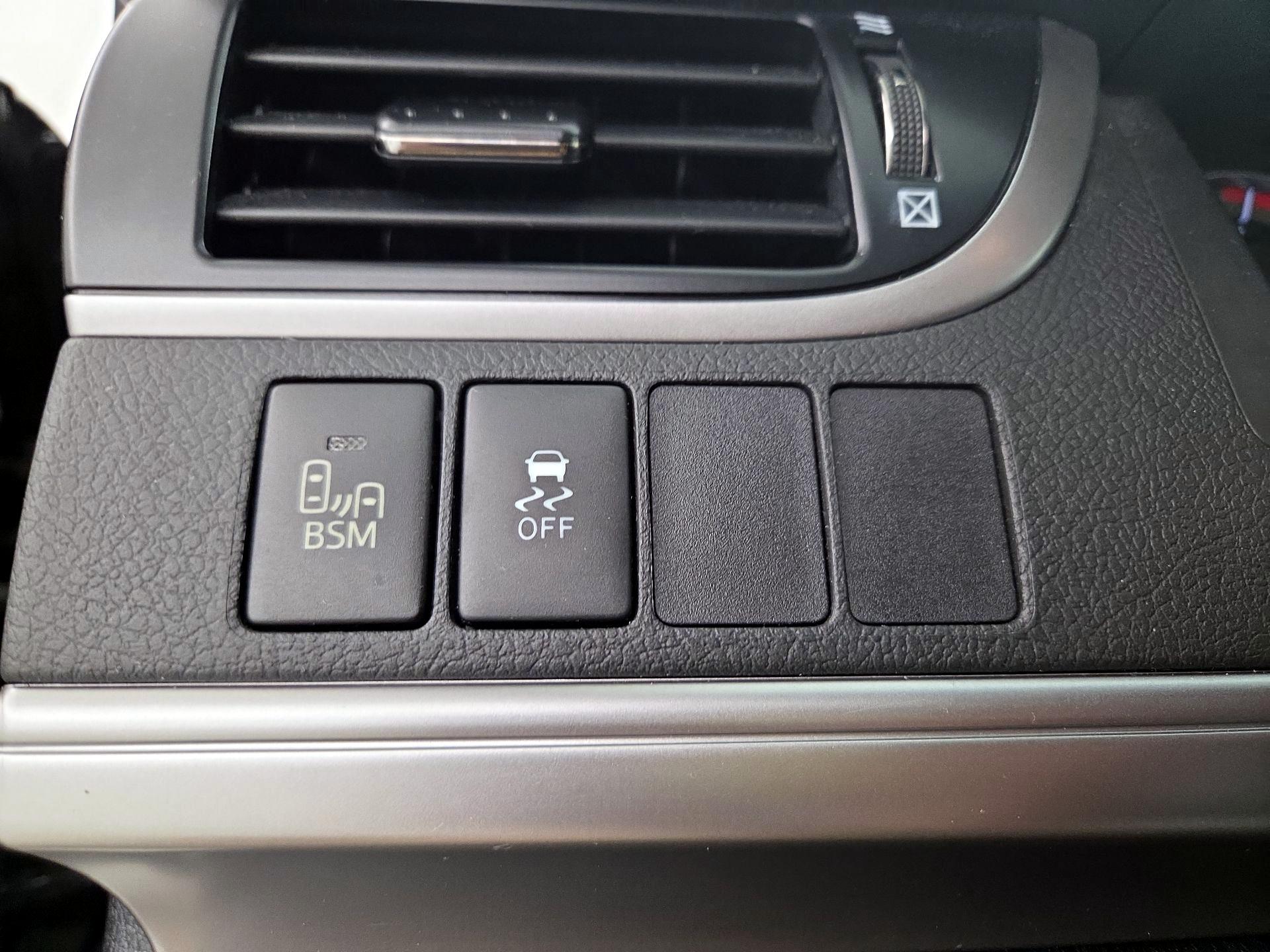 Thumbnail: 2014 Toyota Camry - 13