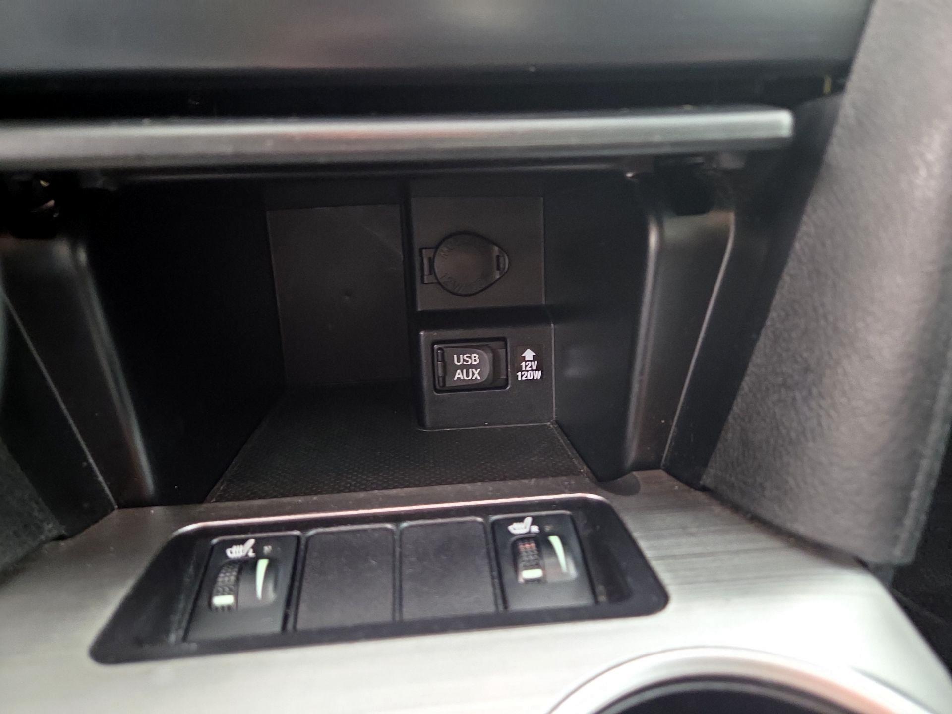 Thumbnail: 2014 Toyota Camry - 18