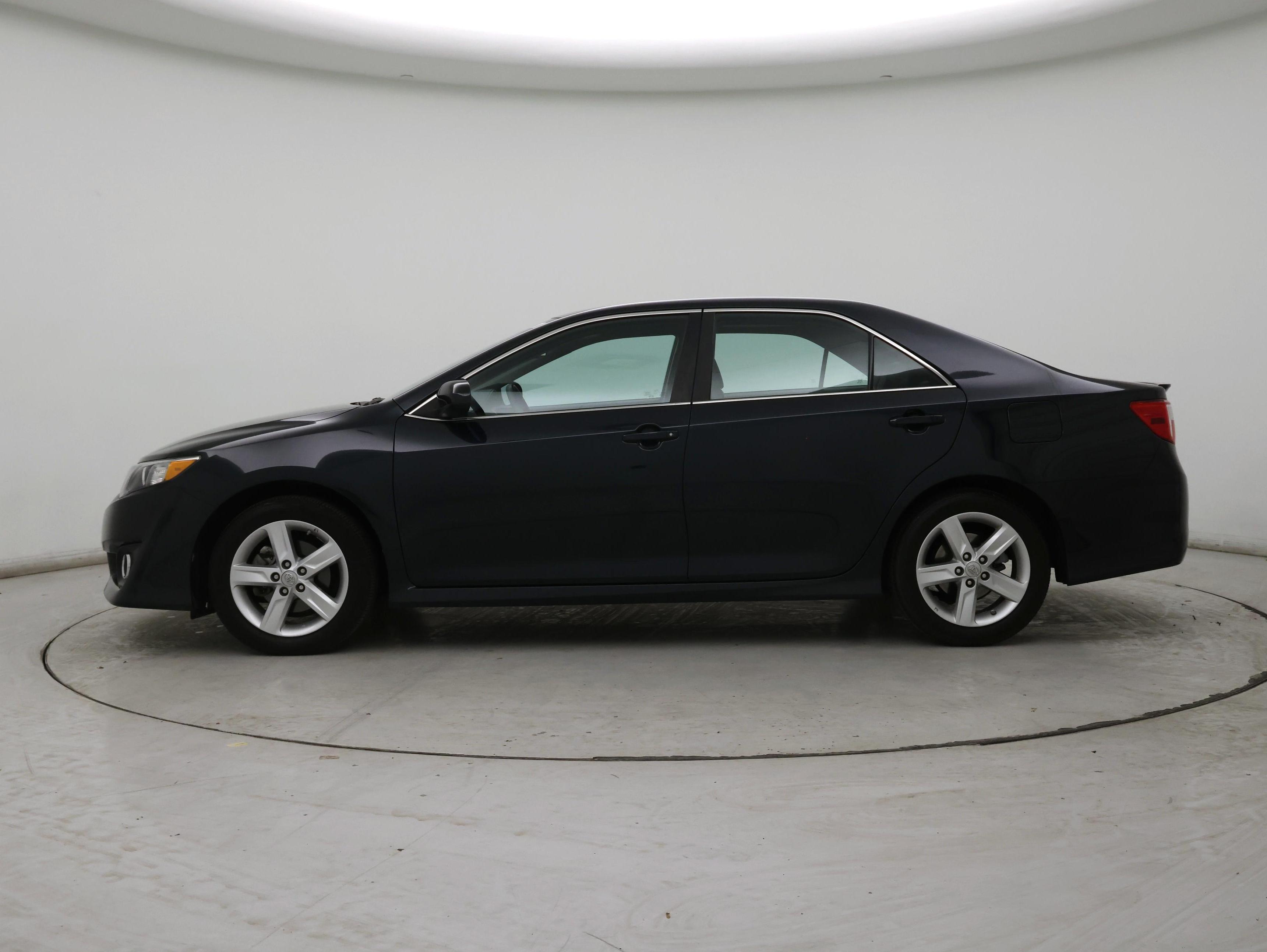 Thumbnail: 2014 Toyota Camry - 3