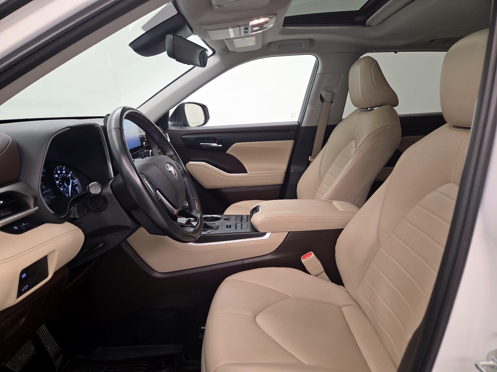 Thumbnail: 2021 Toyota Highlander - 11