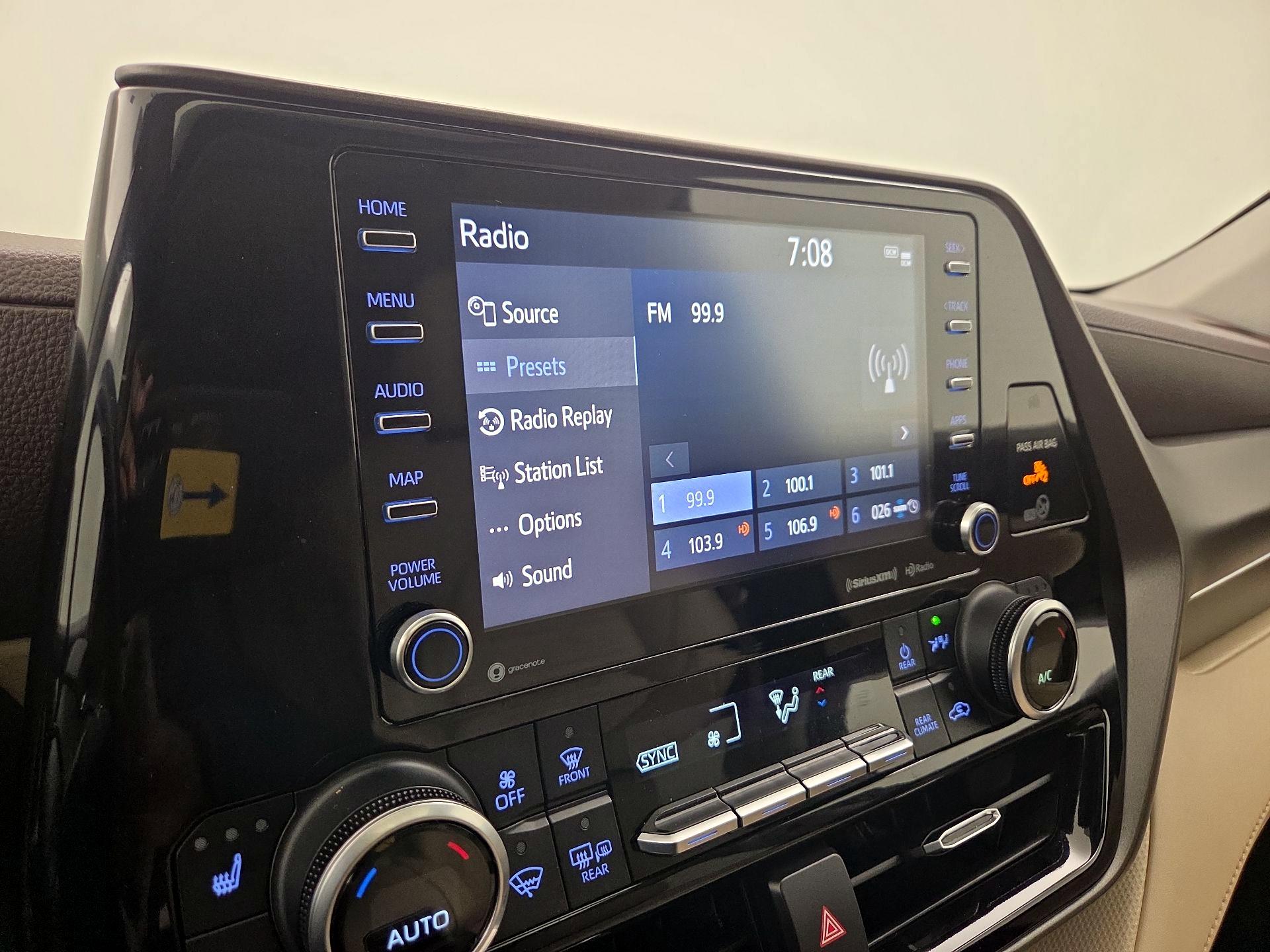 Thumbnail: 2021 Toyota Highlander - 16