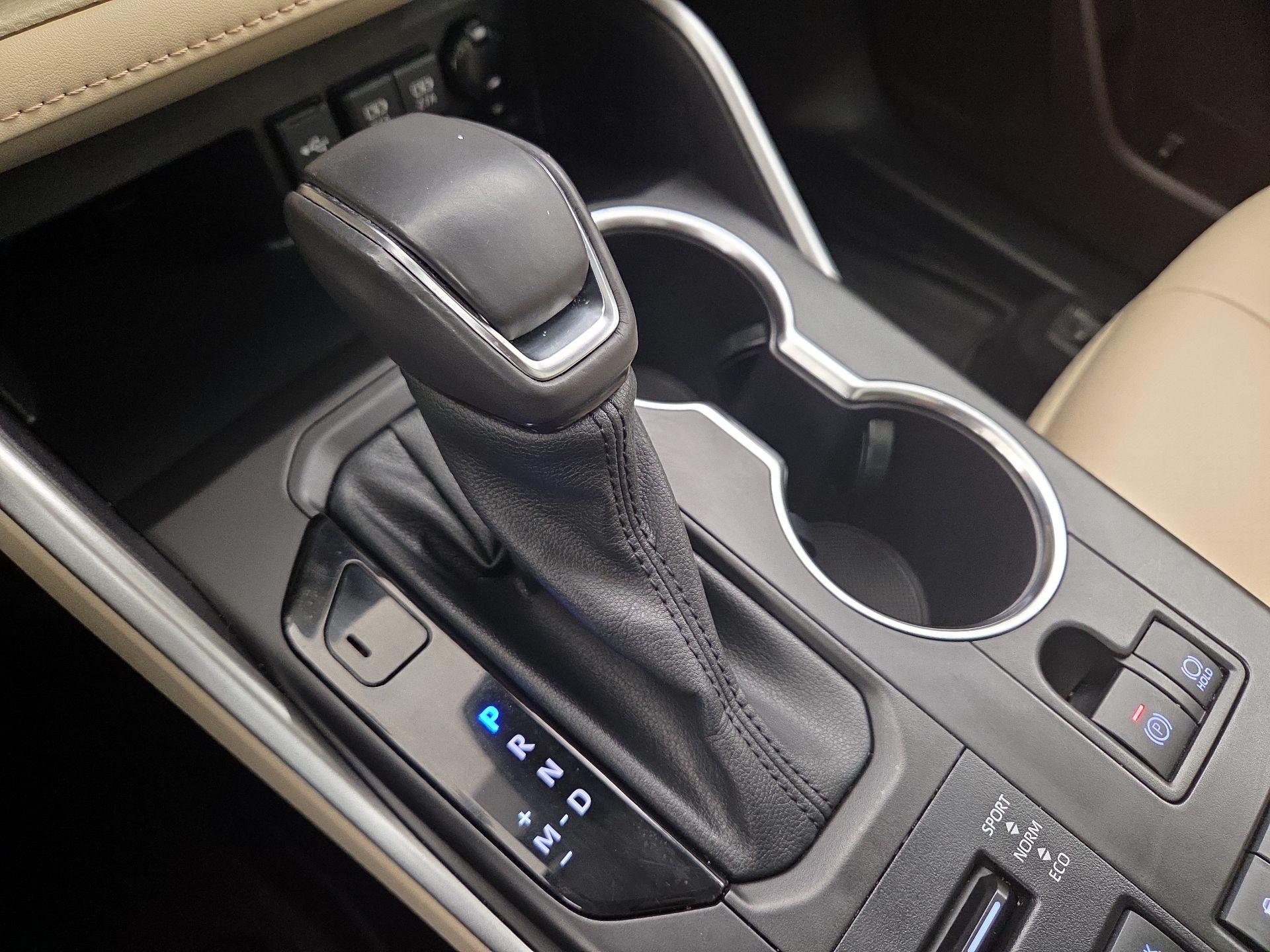 Thumbnail: 2021 Toyota Highlander - 18