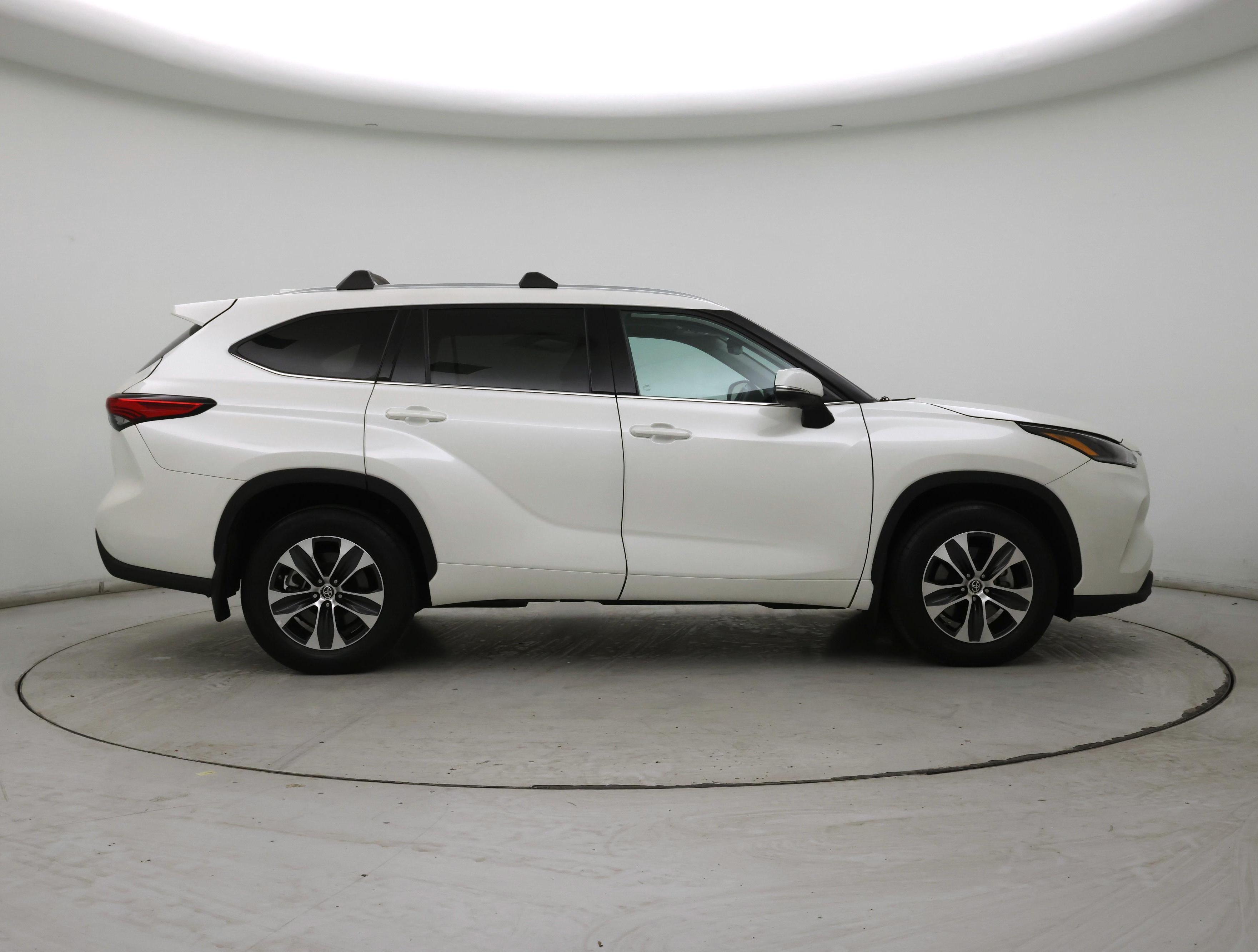 Thumbnail: 2021 Toyota Highlander - 7