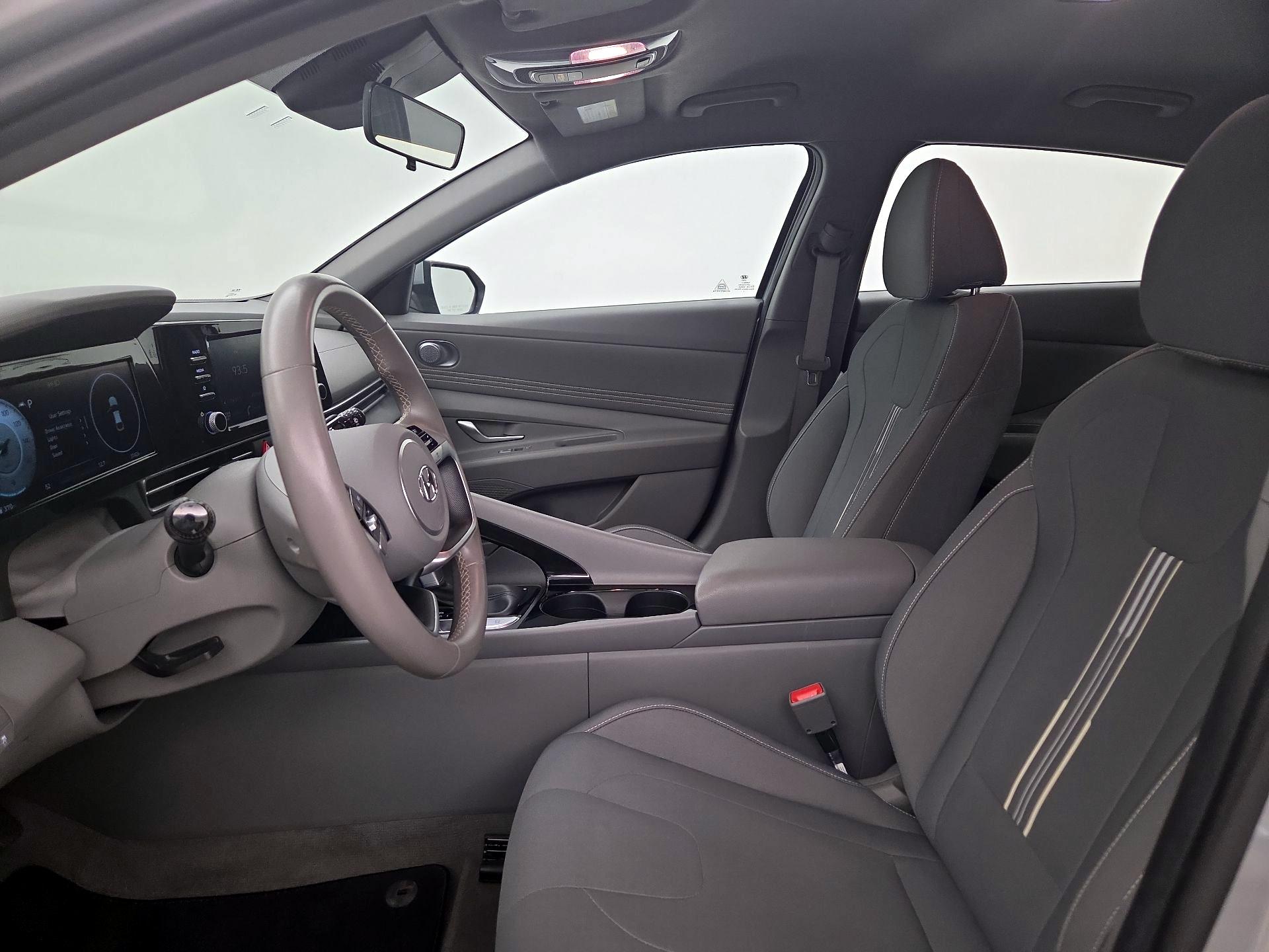 Thumbnail: 2022 Hyundai Elantra - 11