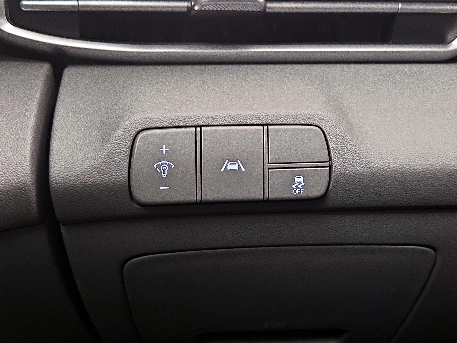 Thumbnail: 2022 Hyundai Elantra - 13