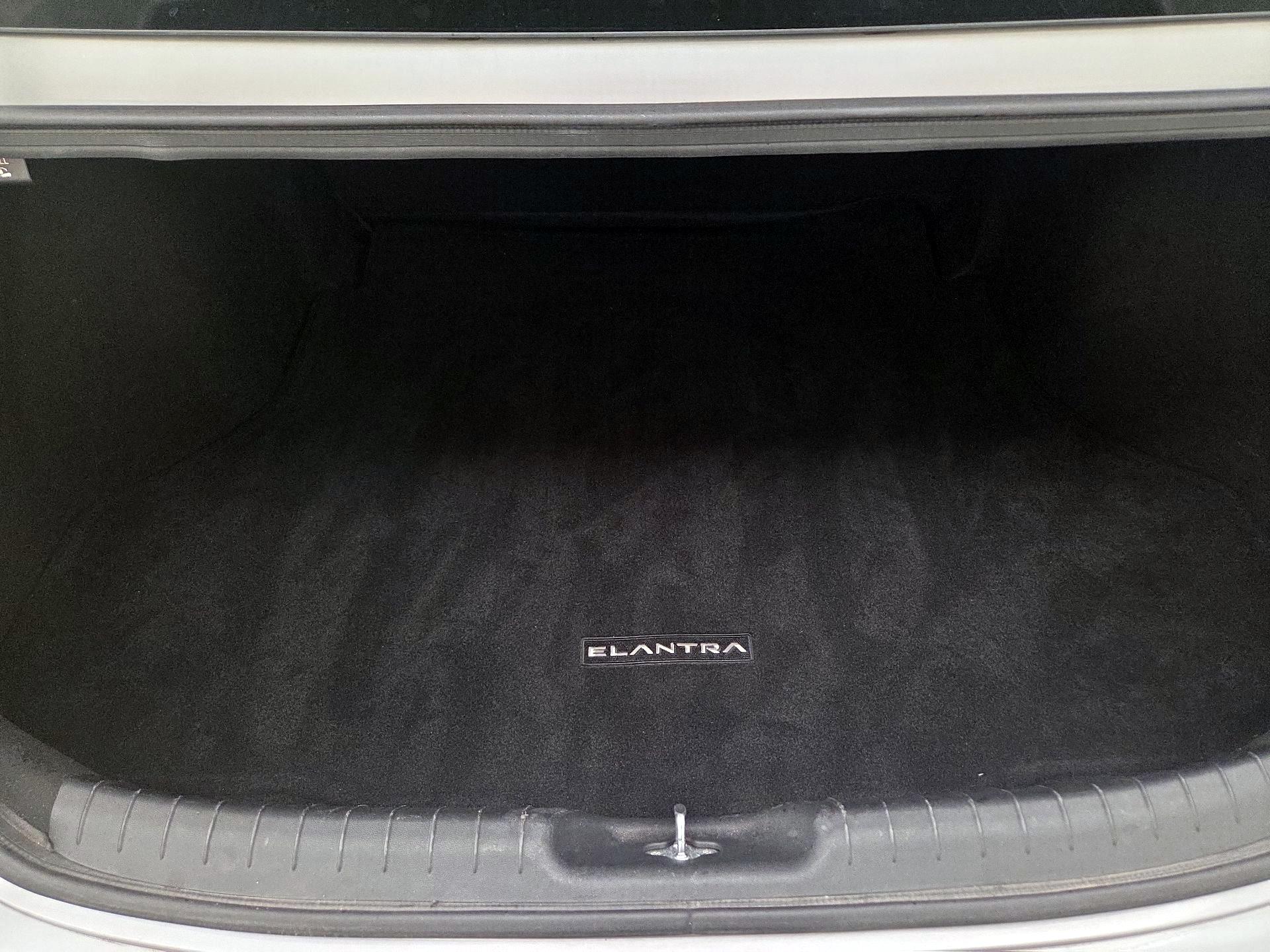 Thumbnail: 2022 Hyundai Elantra - 20