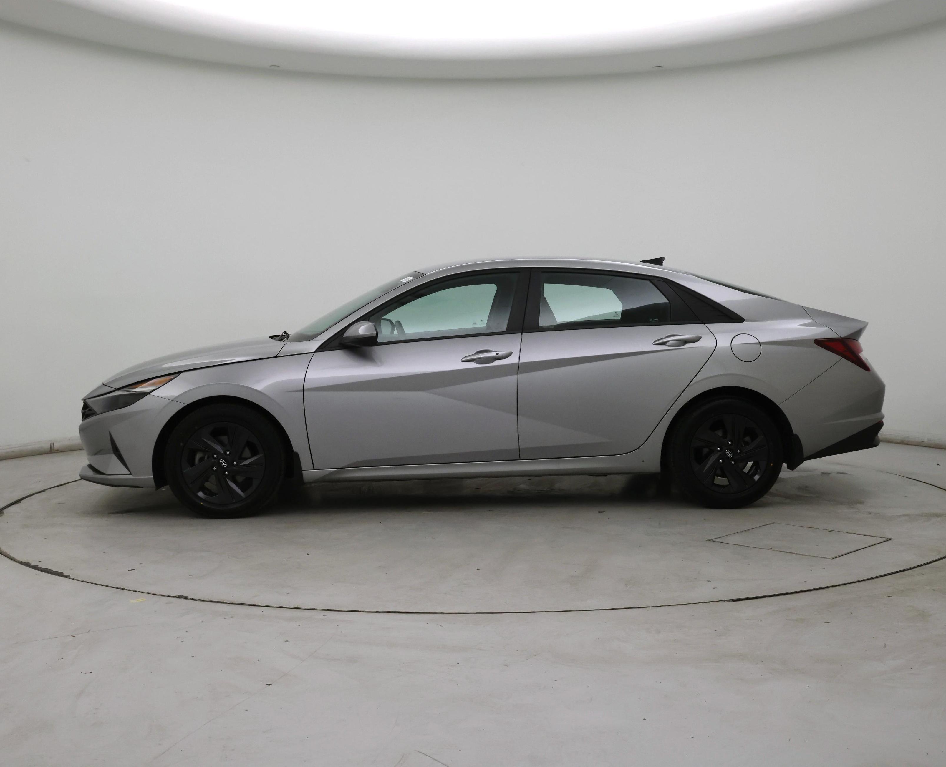 Thumbnail: 2022 Hyundai Elantra - 3