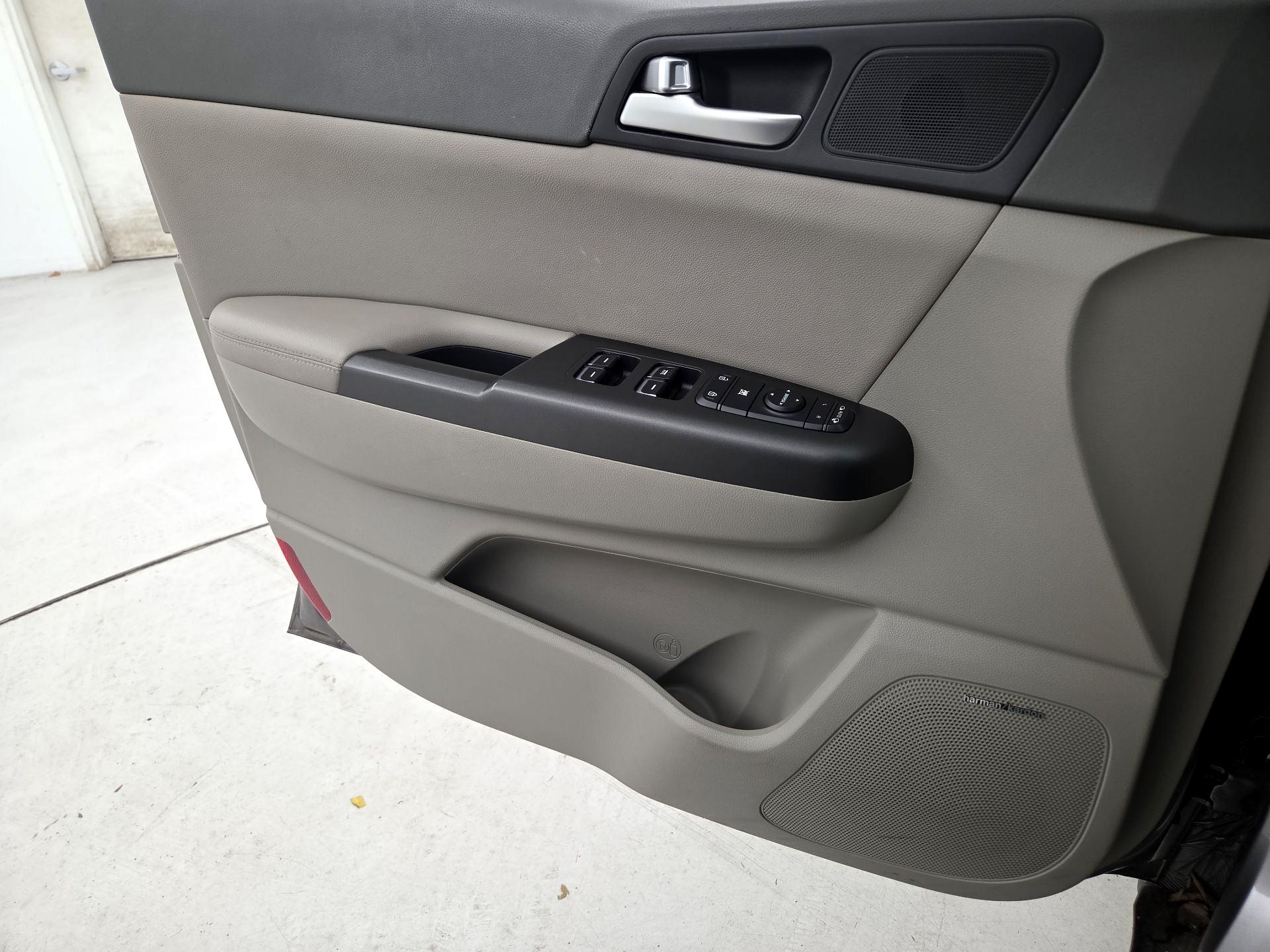 Thumbnail: 2017 Kia Sportage - 12