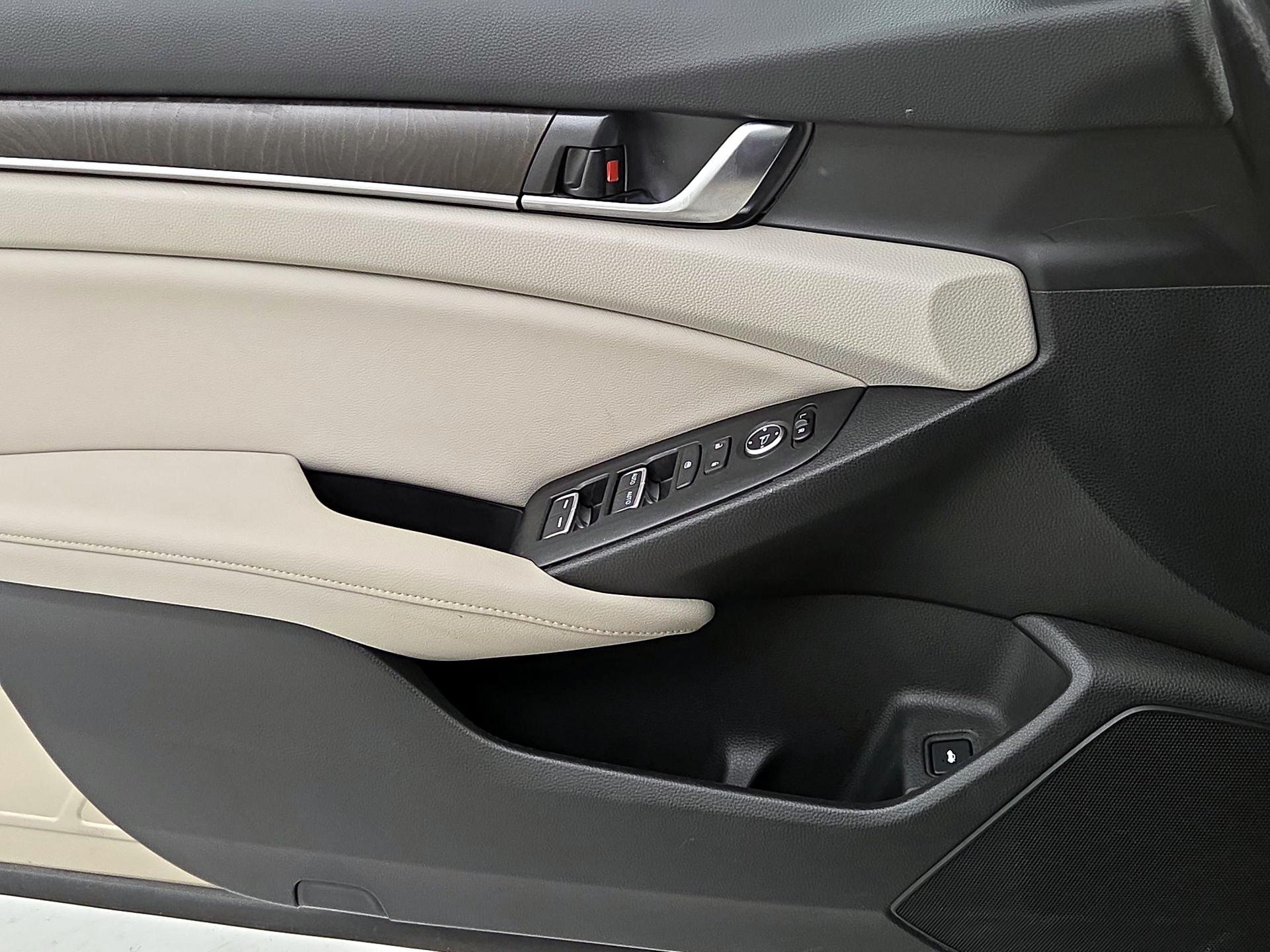 Thumbnail: 2018 Honda Accord - 12