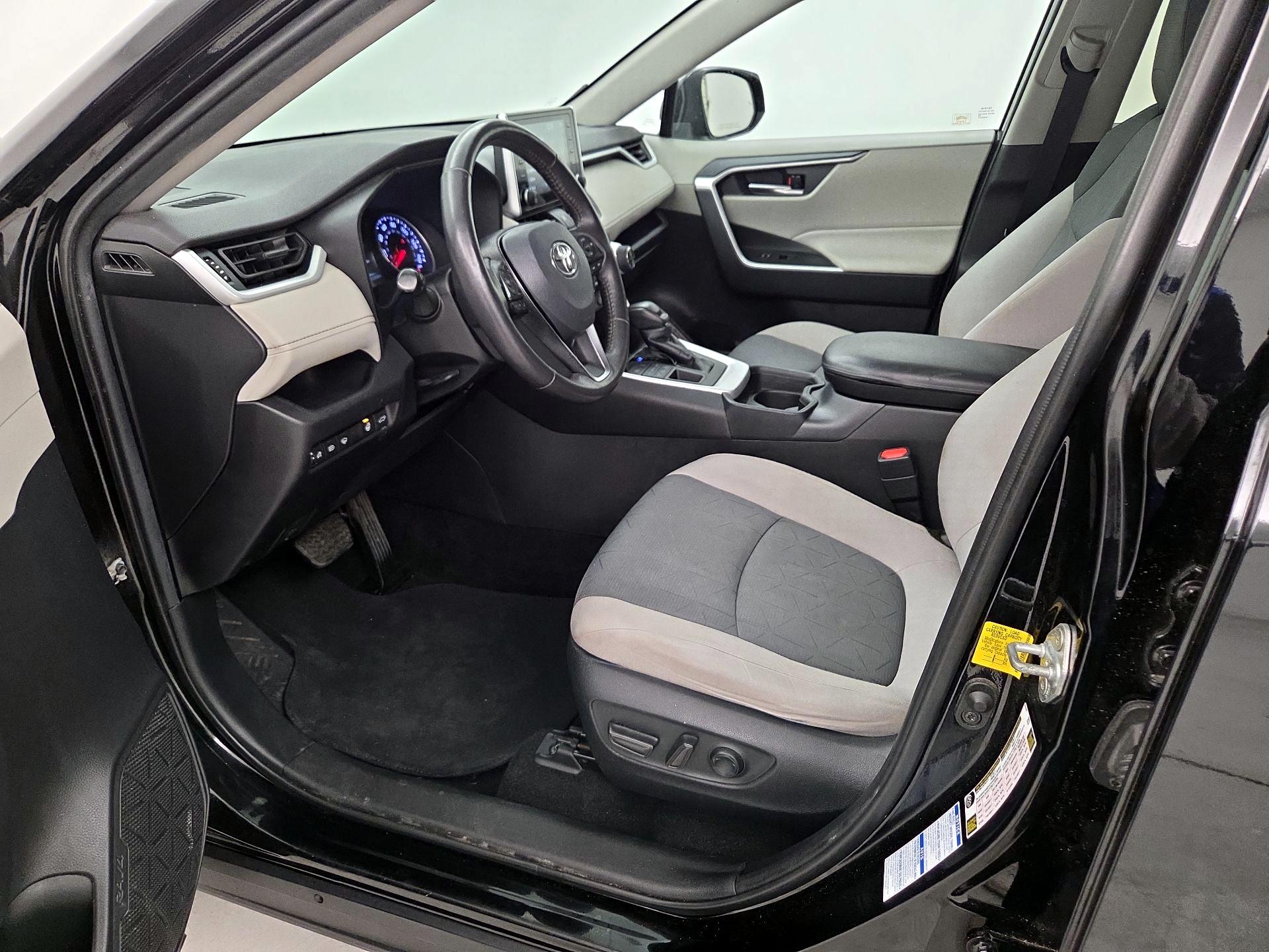 Thumbnail: 2021 Toyota RAV4 - 11