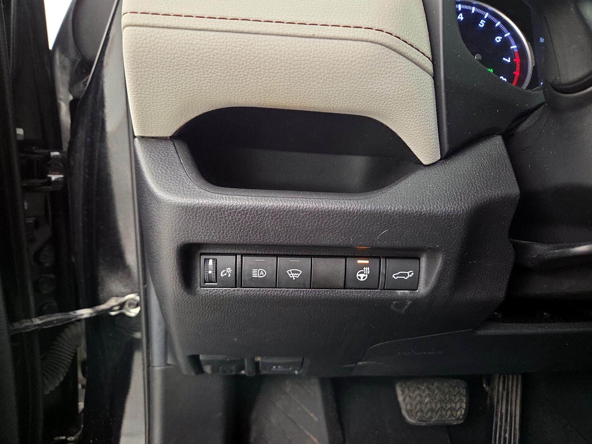 Thumbnail: 2021 Toyota RAV4 - 13