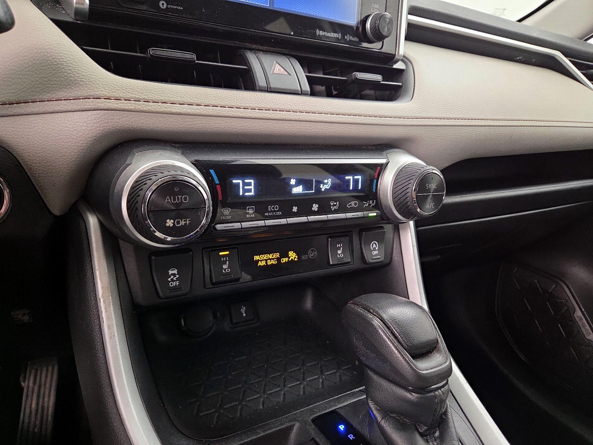 Thumbnail: 2021 Toyota RAV4 - 16