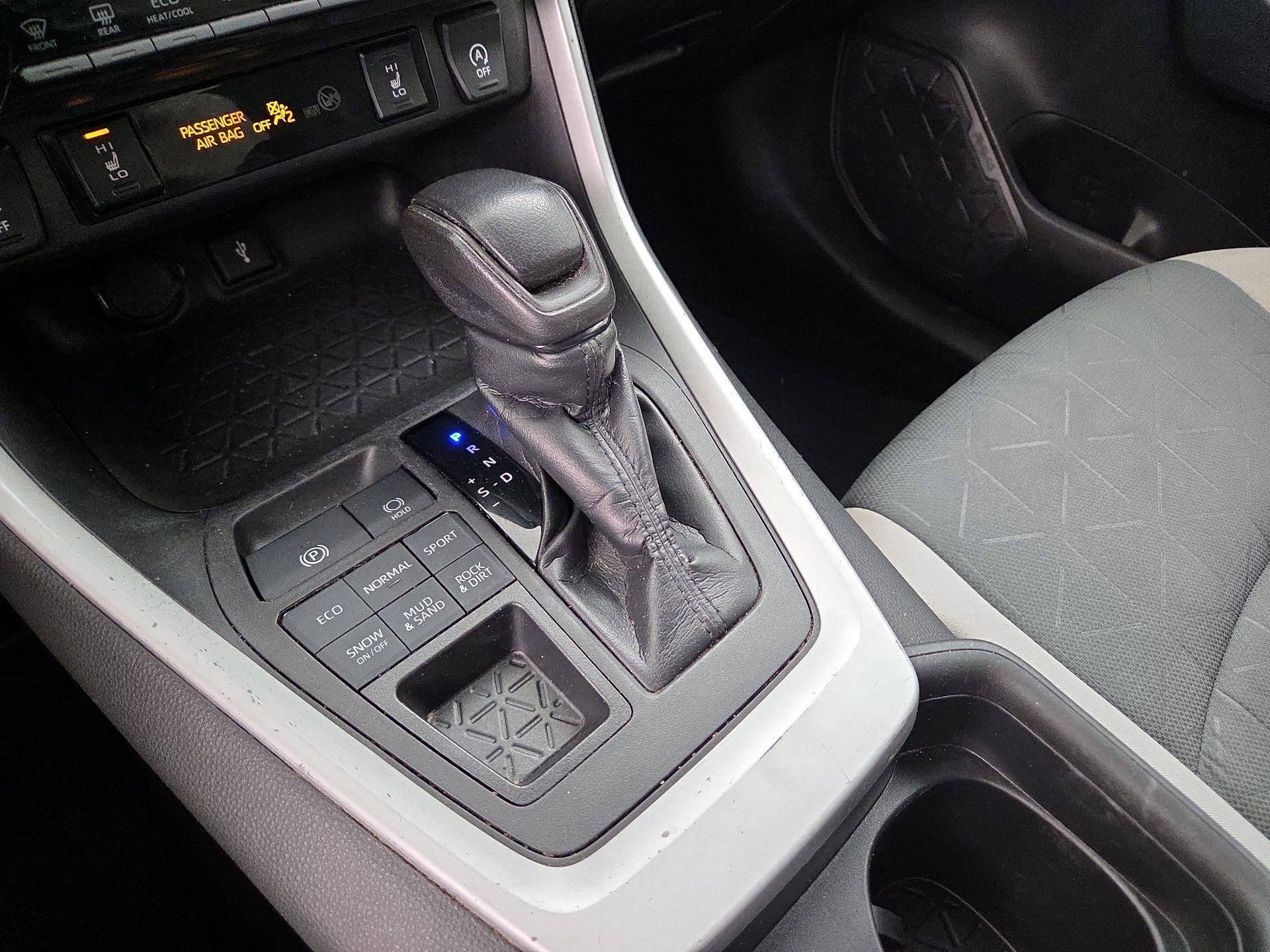 Thumbnail: 2021 Toyota RAV4 - 17