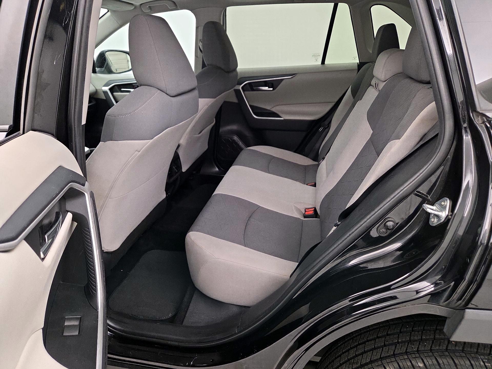 Thumbnail: 2021 Toyota RAV4 - 20