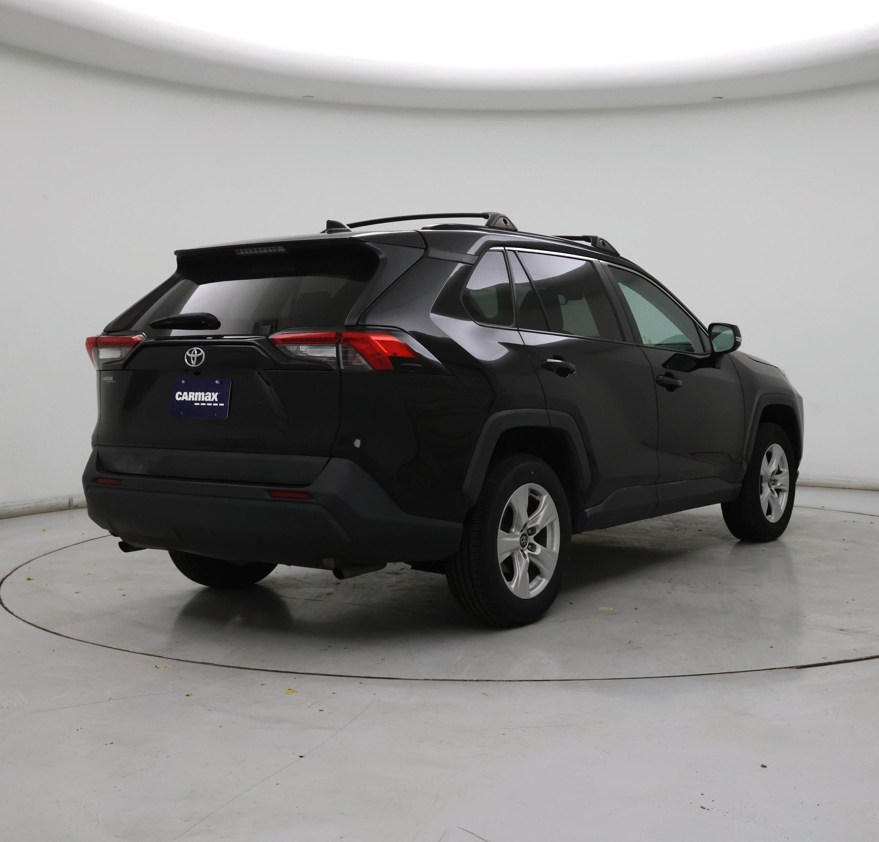 Thumbnail: 2021 Toyota RAV4 - 8