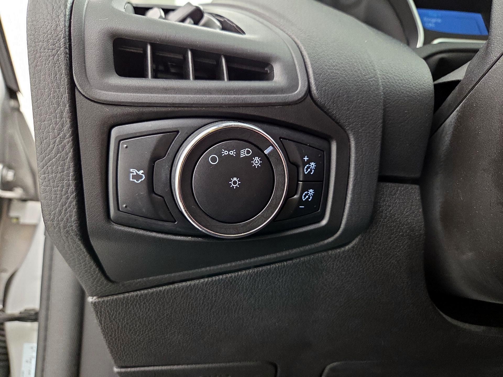 Thumbnail: 2014 Ford Focus - 13