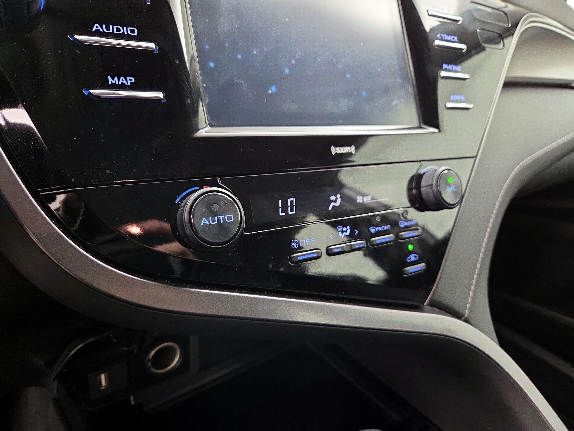 Thumbnail: 2020 Toyota Camry - 16