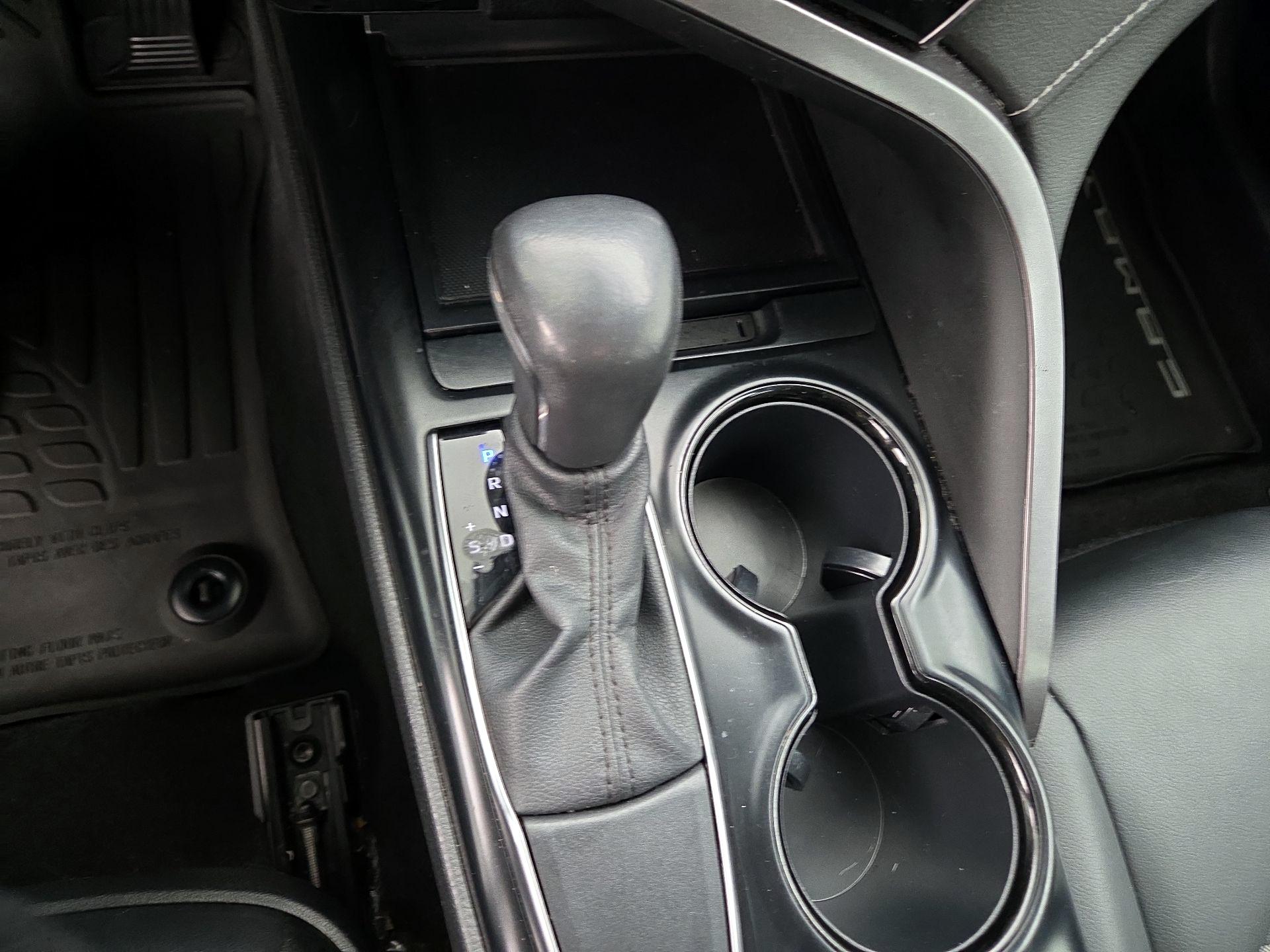 Thumbnail: 2020 Toyota Camry - 17