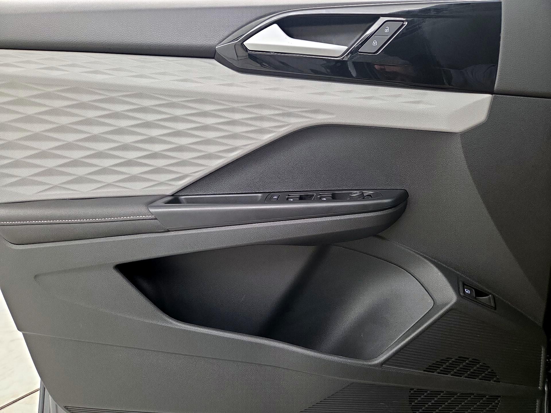 Thumbnail: 2024 Volkswagen Taos - 12