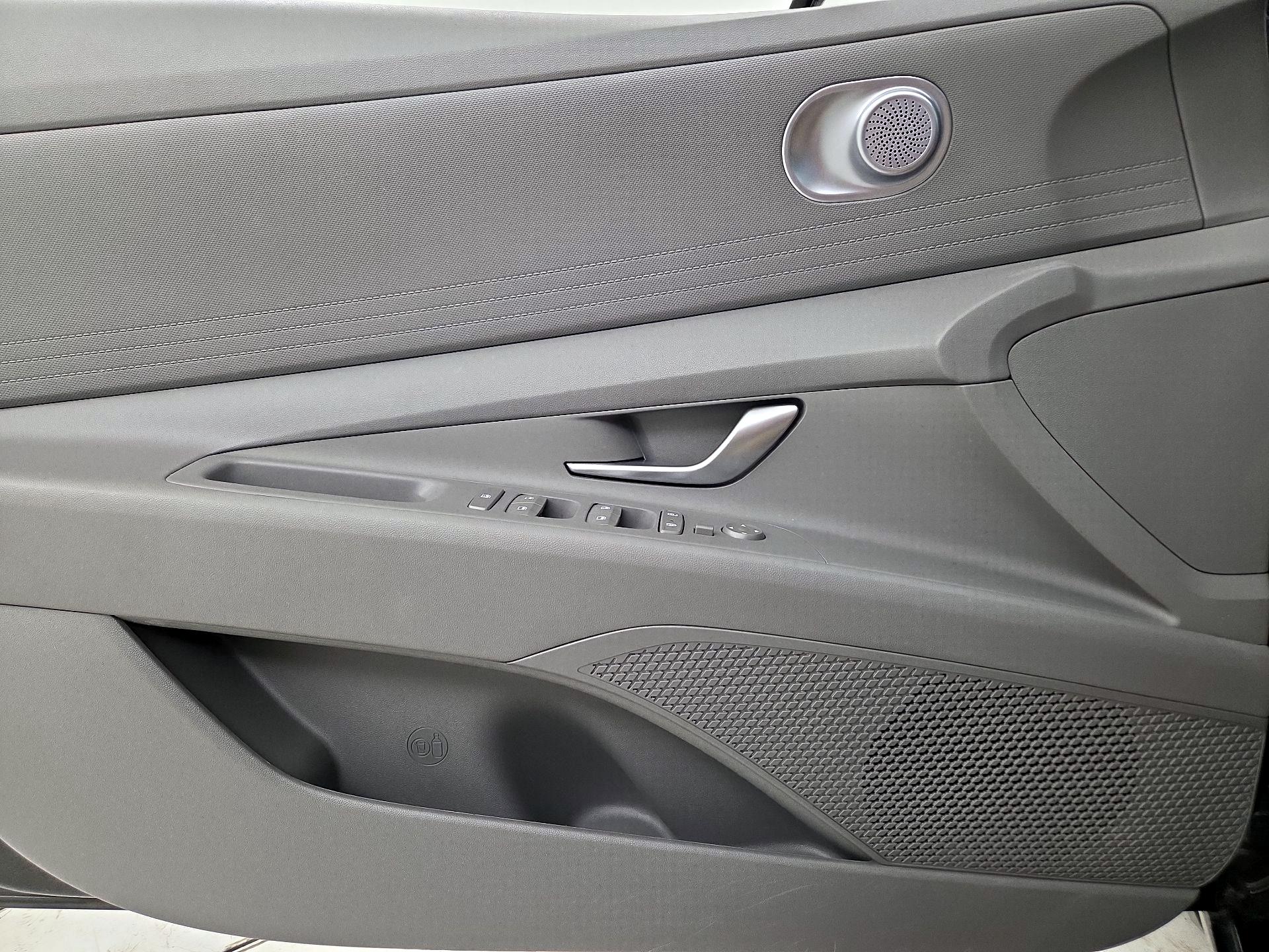 Thumbnail: 2023 Hyundai Elantra - 12