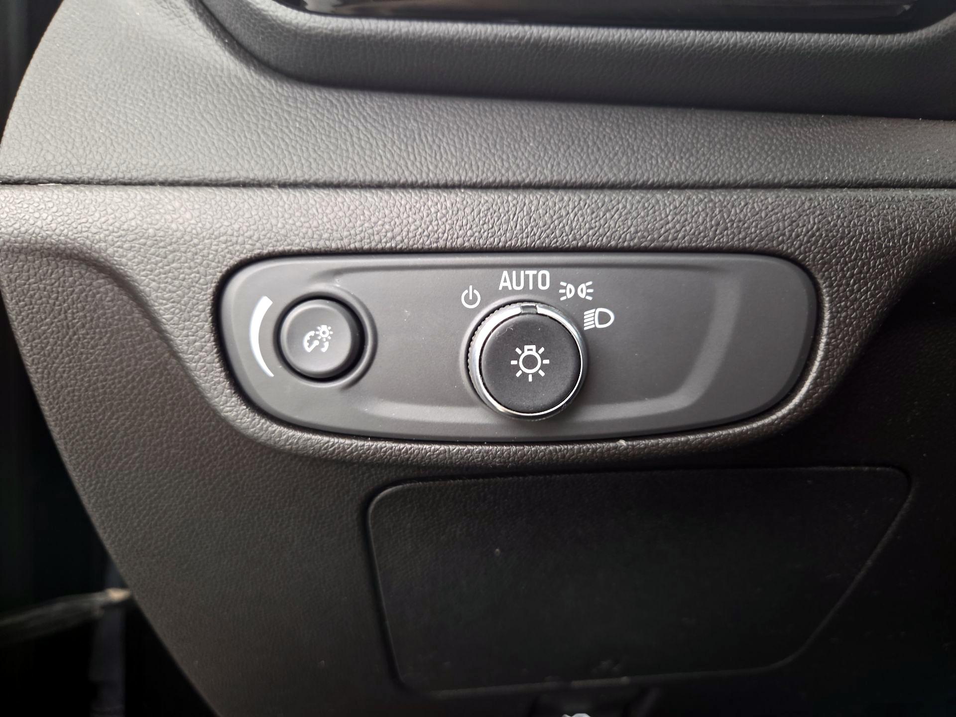 Thumbnail: 2023 Chevrolet Bolt EUV - 13