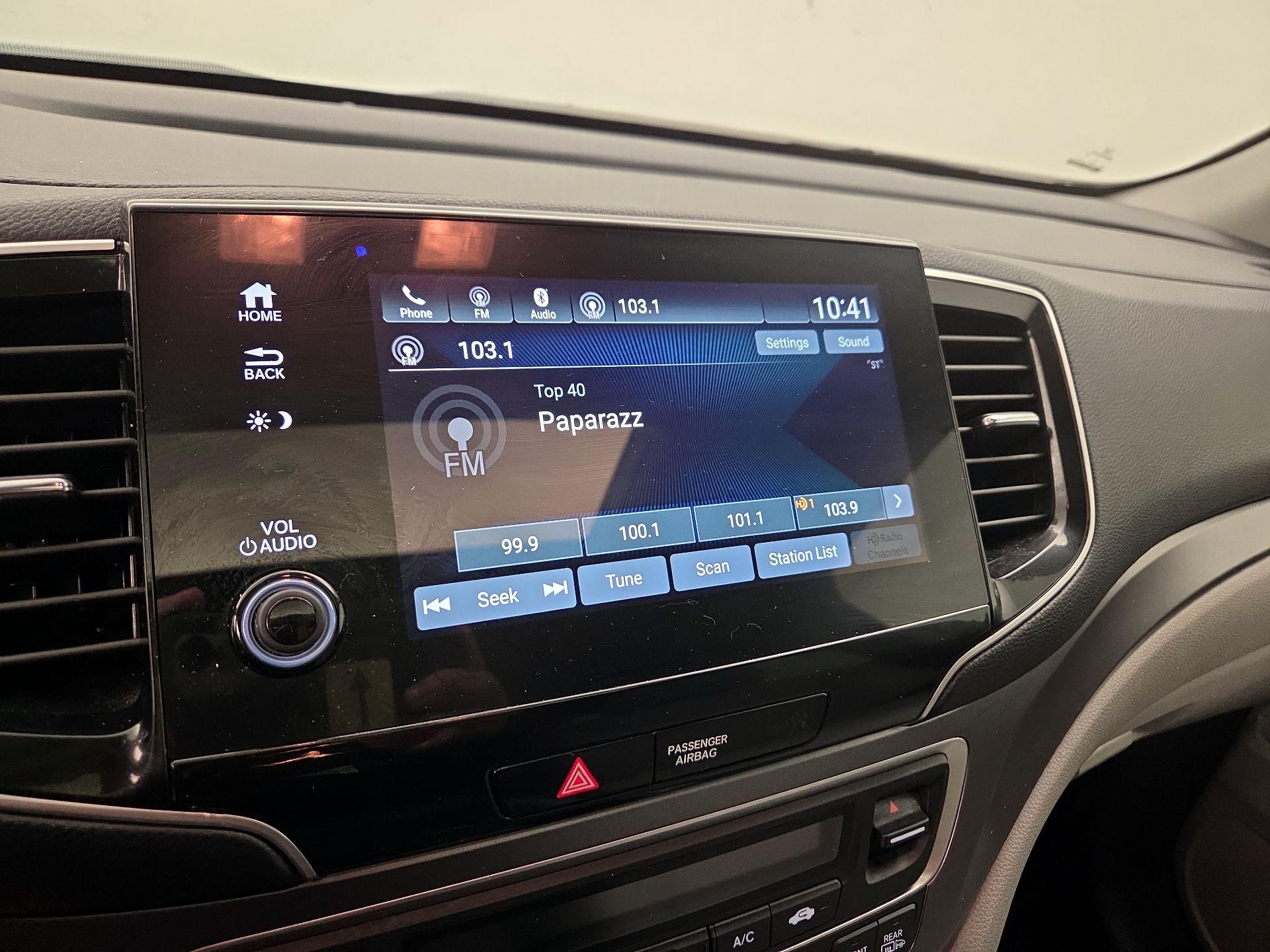 Thumbnail: 2019 Honda Pilot - 15