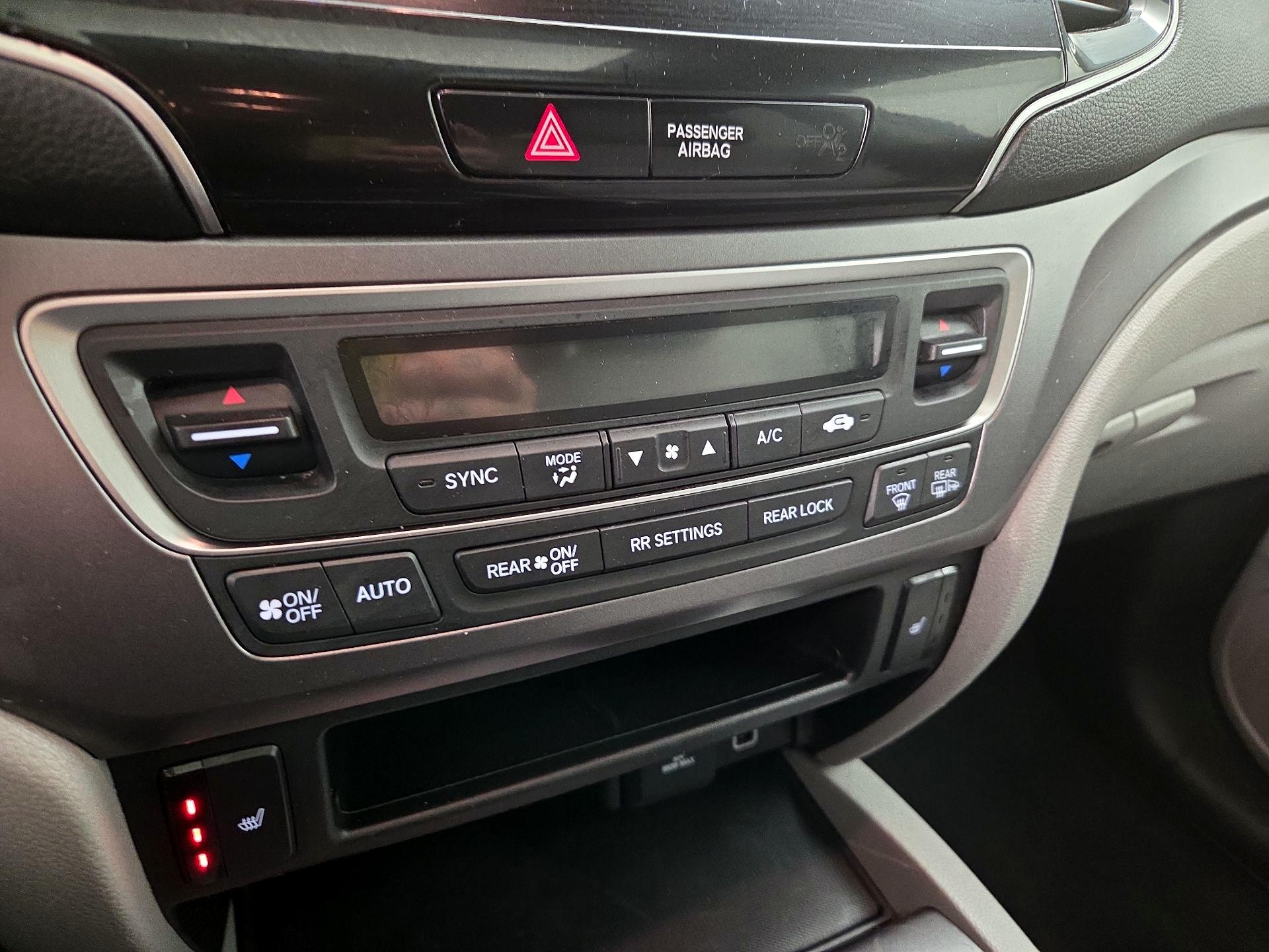 Thumbnail: 2019 Honda Pilot - 16