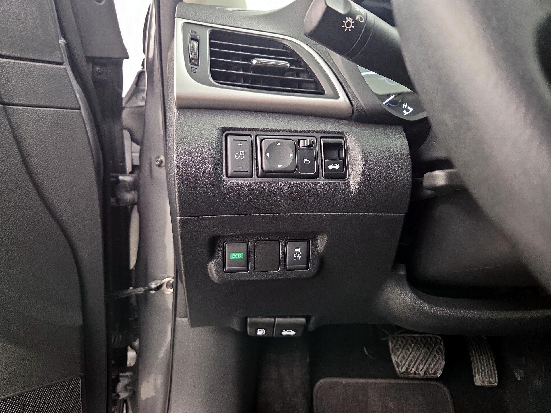 Thumbnail: 2019 Nissan Sentra - 13