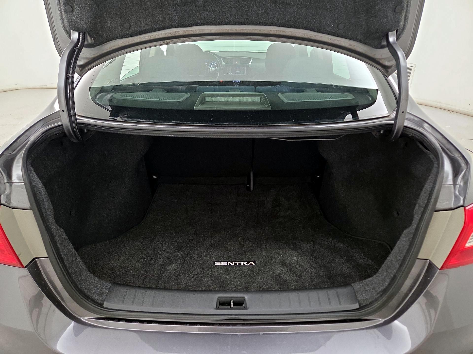 Thumbnail: 2019 Nissan Sentra - 20