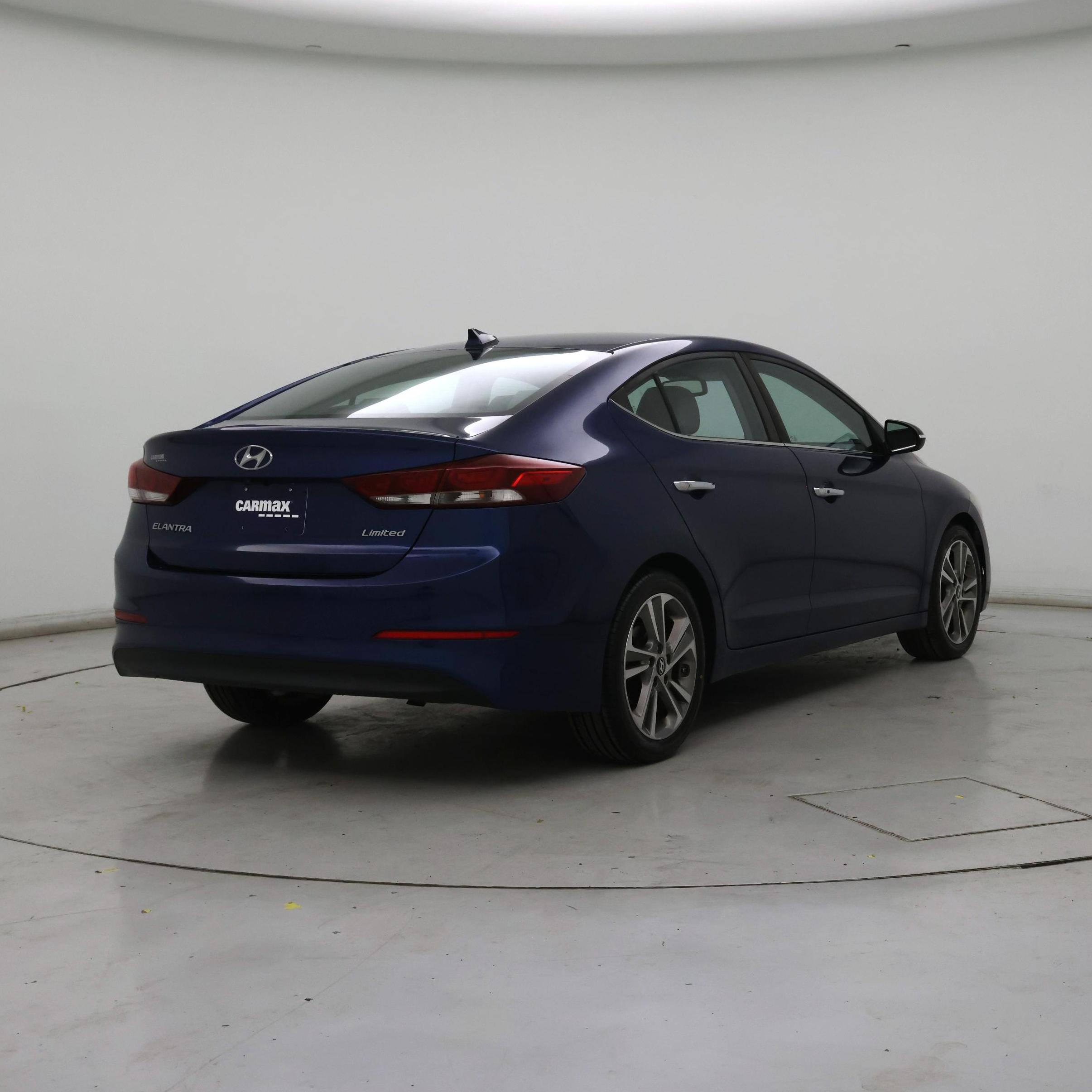 Thumbnail: 2017 Hyundai Elantra - 8