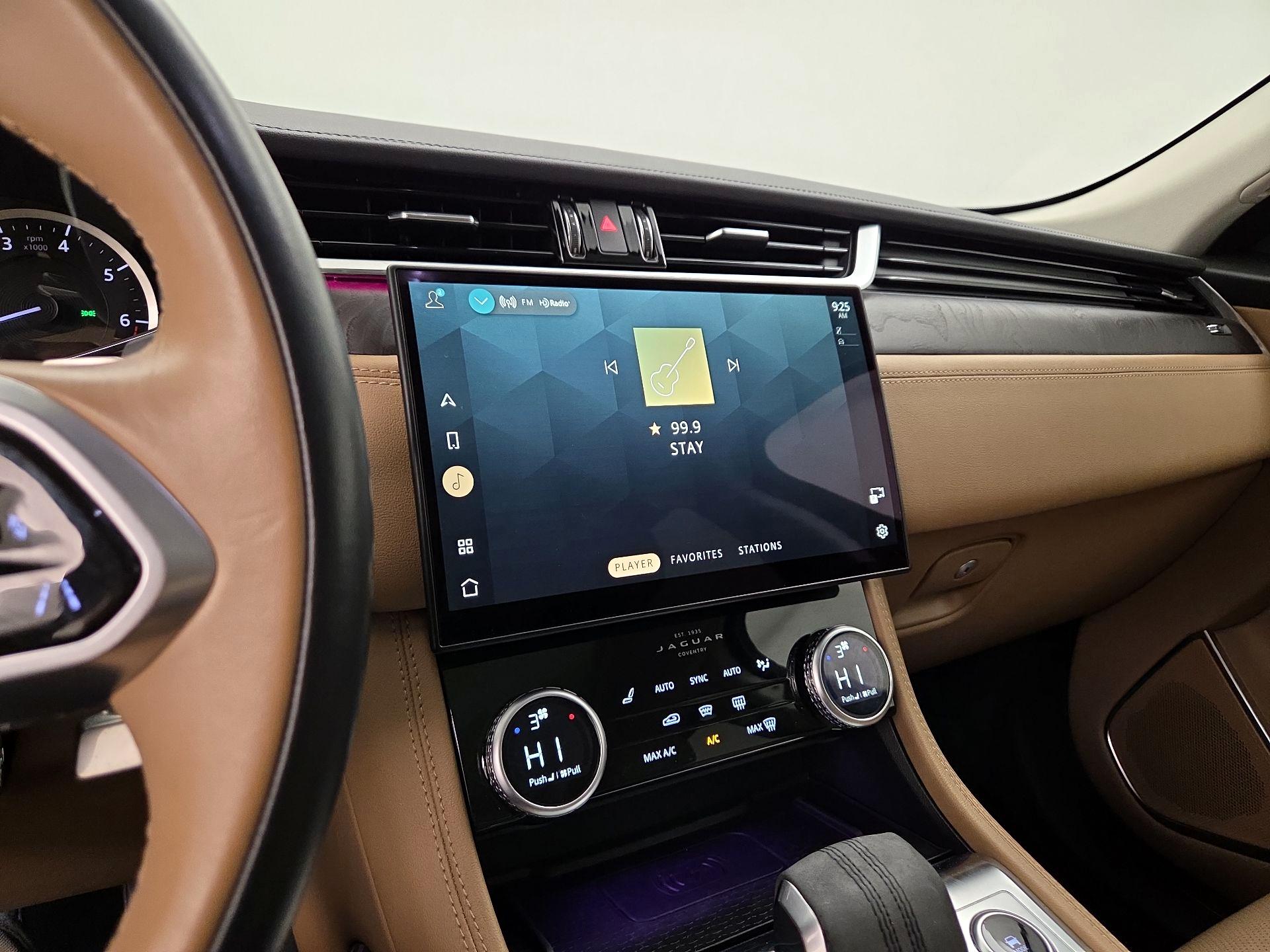 Thumbnail: 2023 Jaguar F-Pace - 16