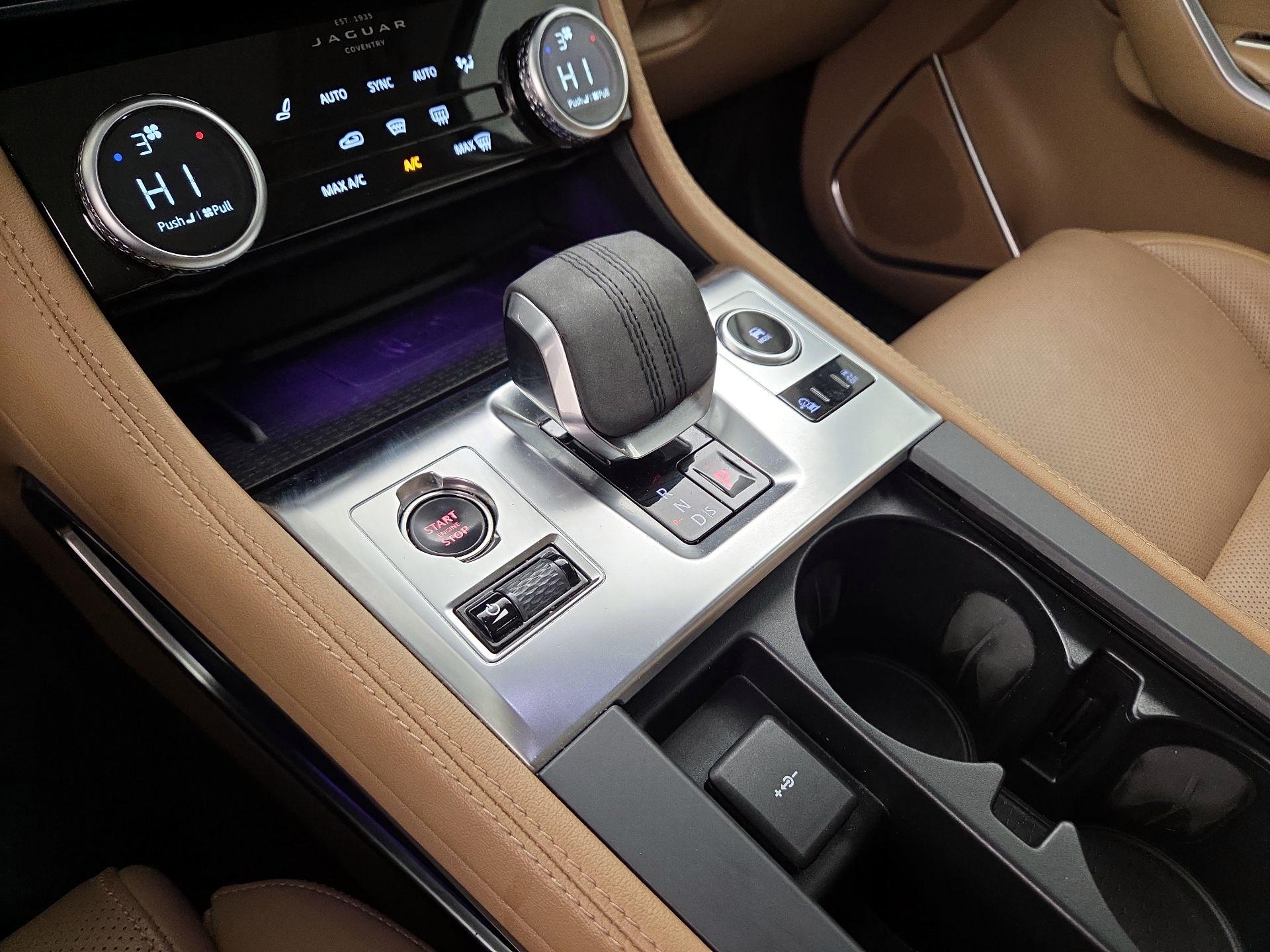 Thumbnail: 2023 Jaguar F-Pace - 18