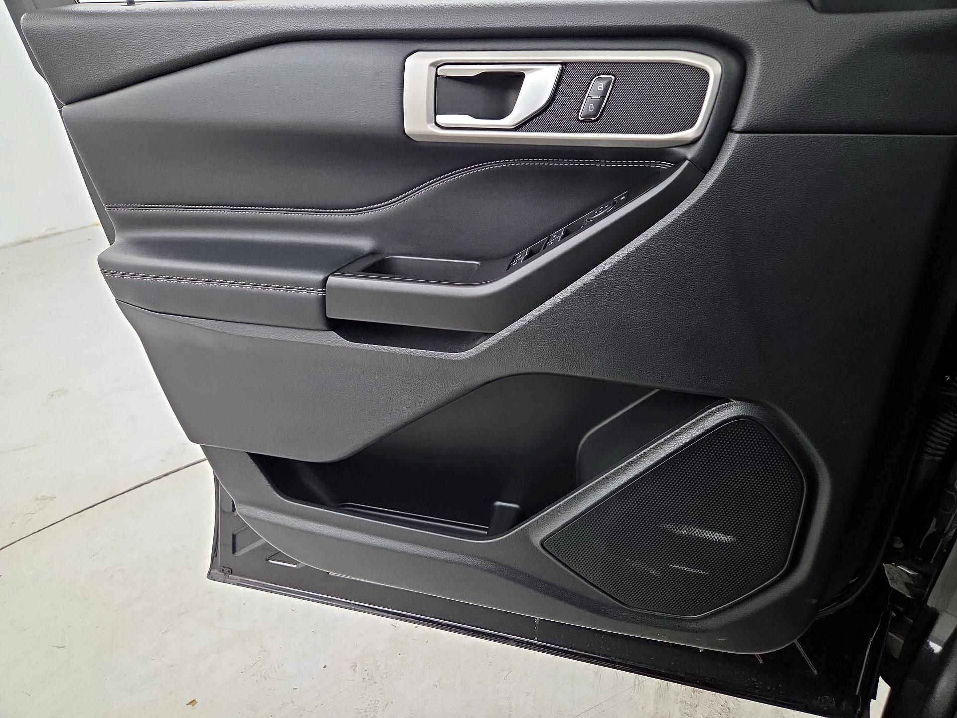 Thumbnail: 2020 Ford Explorer - 12