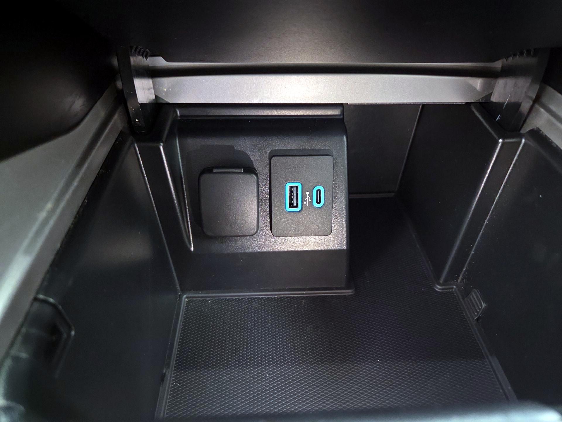 Thumbnail: 2020 Ford Explorer - 18