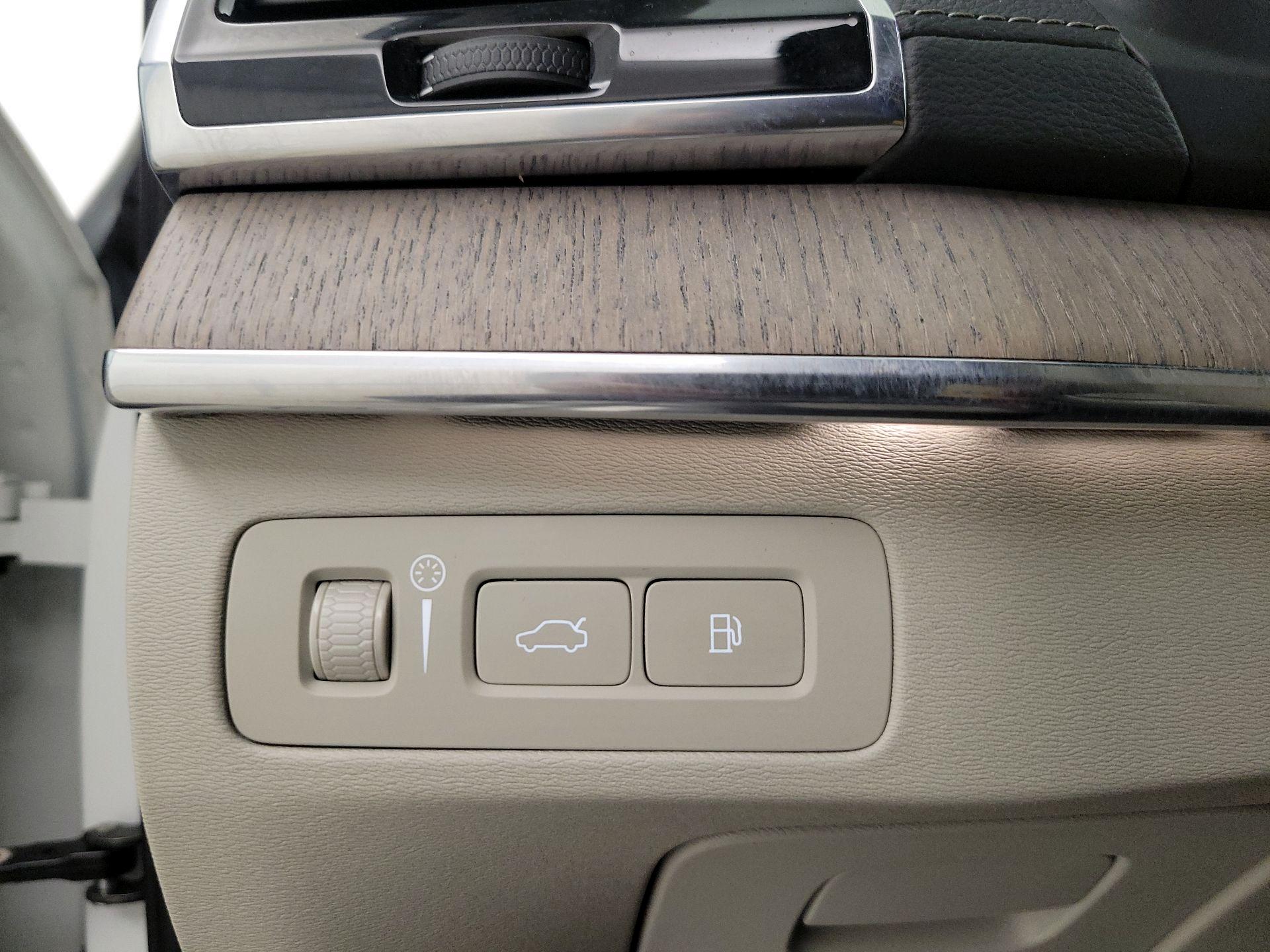 Thumbnail: 2021 Volvo XC90 - 13