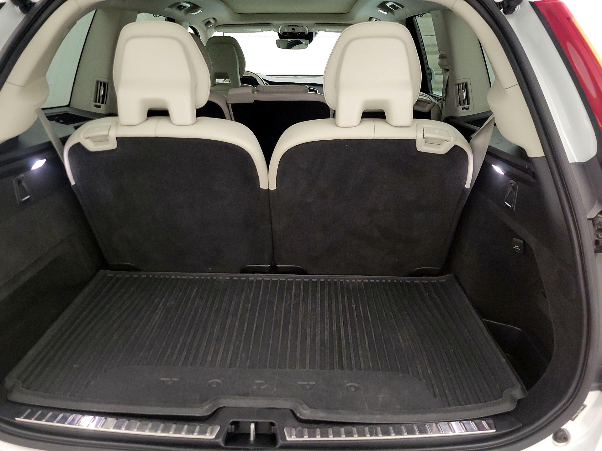 Thumbnail: 2021 Volvo XC90 - 20