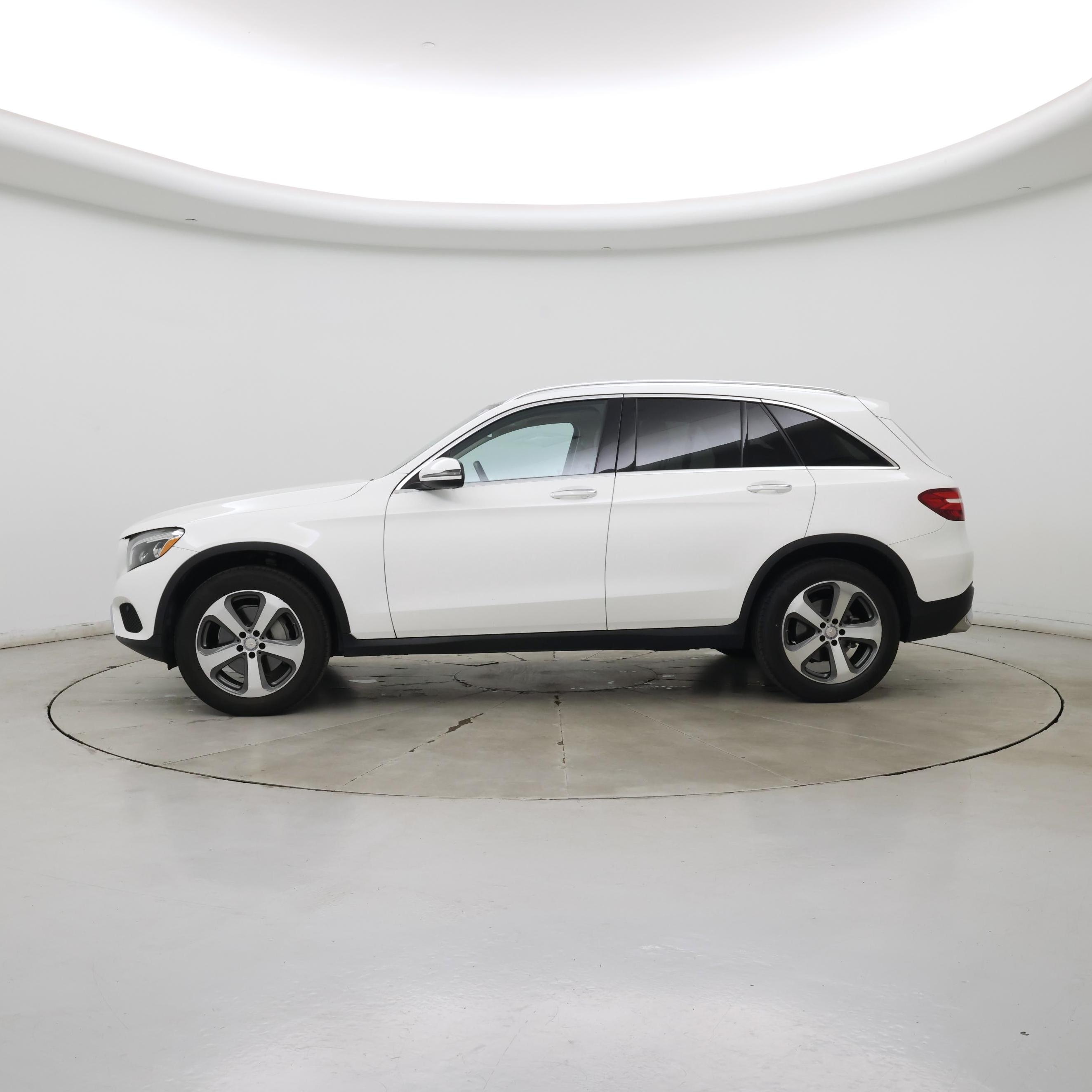 Thumbnail: 2017 Mercedes-Benz GLC - 3