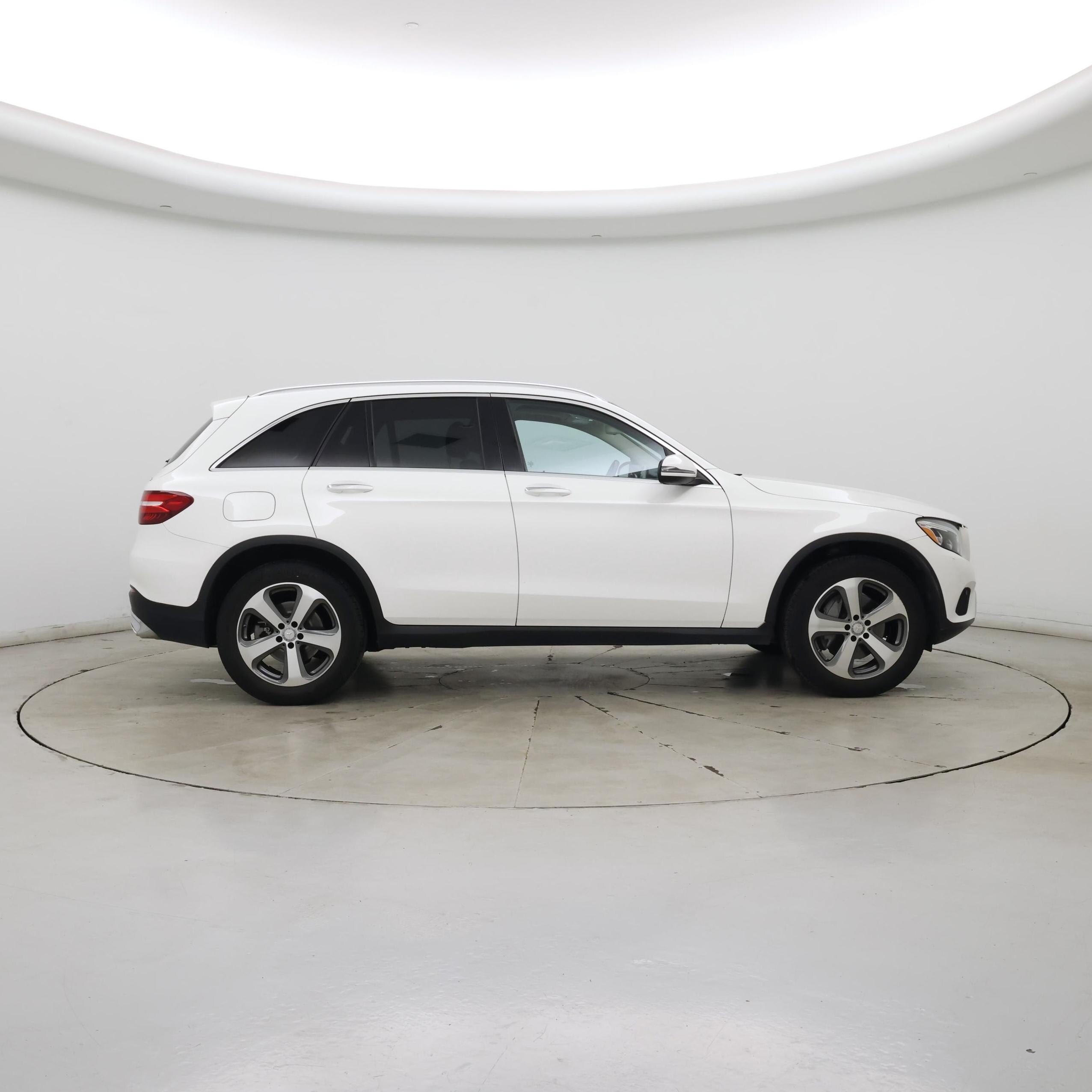 Thumbnail: 2017 Mercedes-Benz GLC - 7