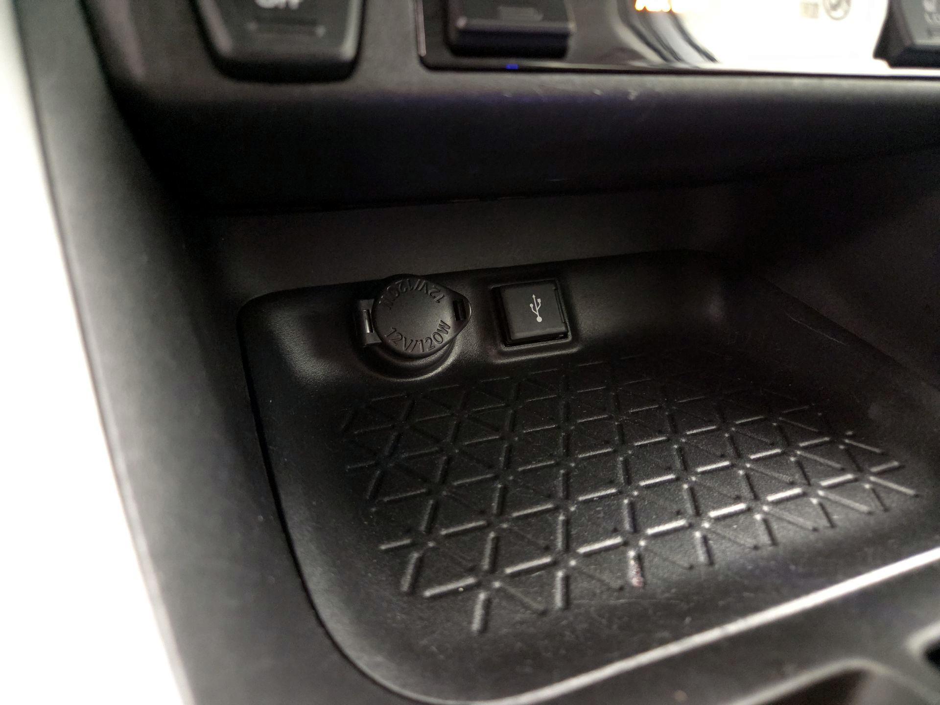 Thumbnail: 2021 Toyota RAV4 - 18