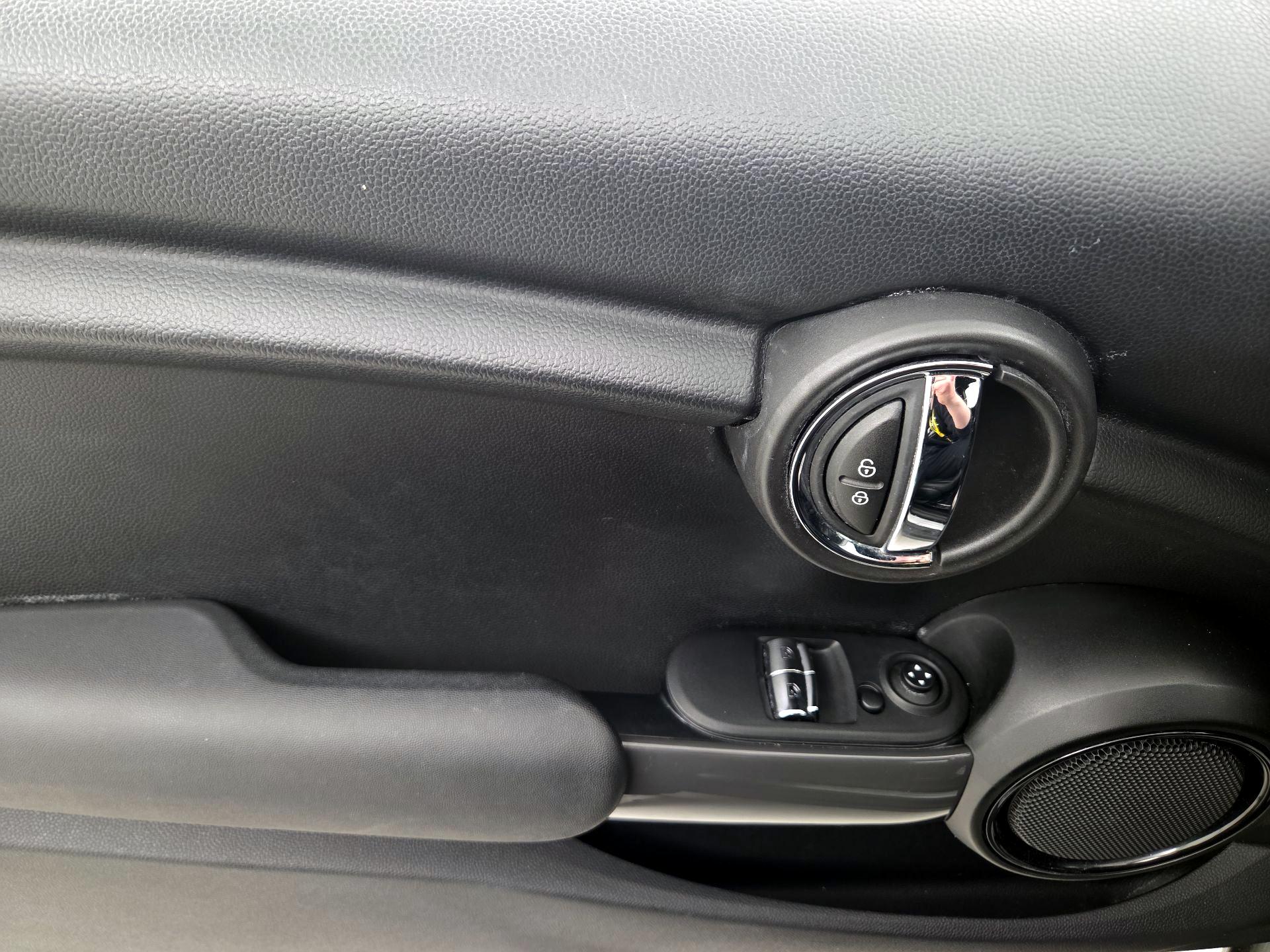 Thumbnail: 2020 MINI Cooper Hardtop - 12