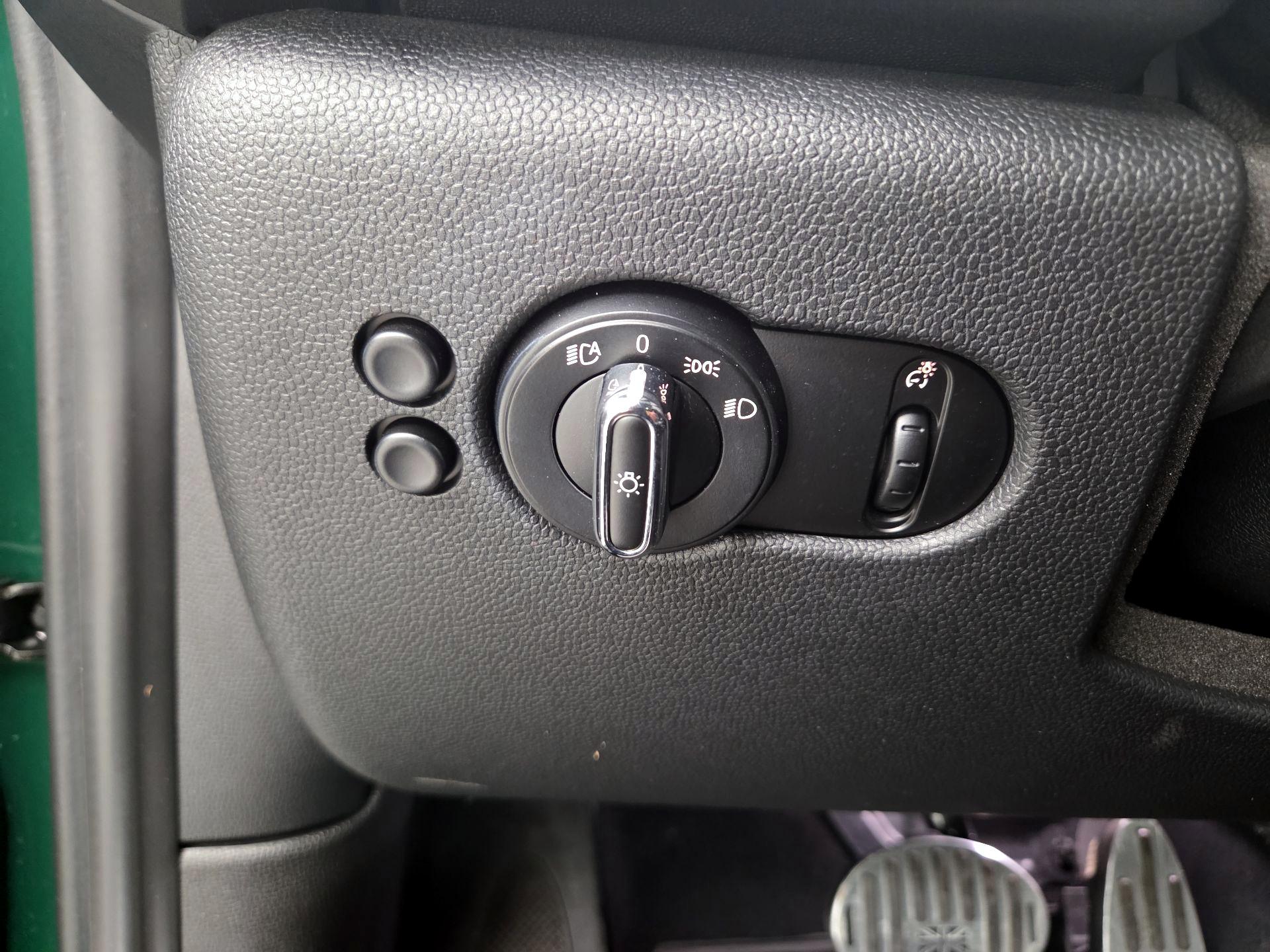 Thumbnail: 2020 MINI Cooper Hardtop - 13