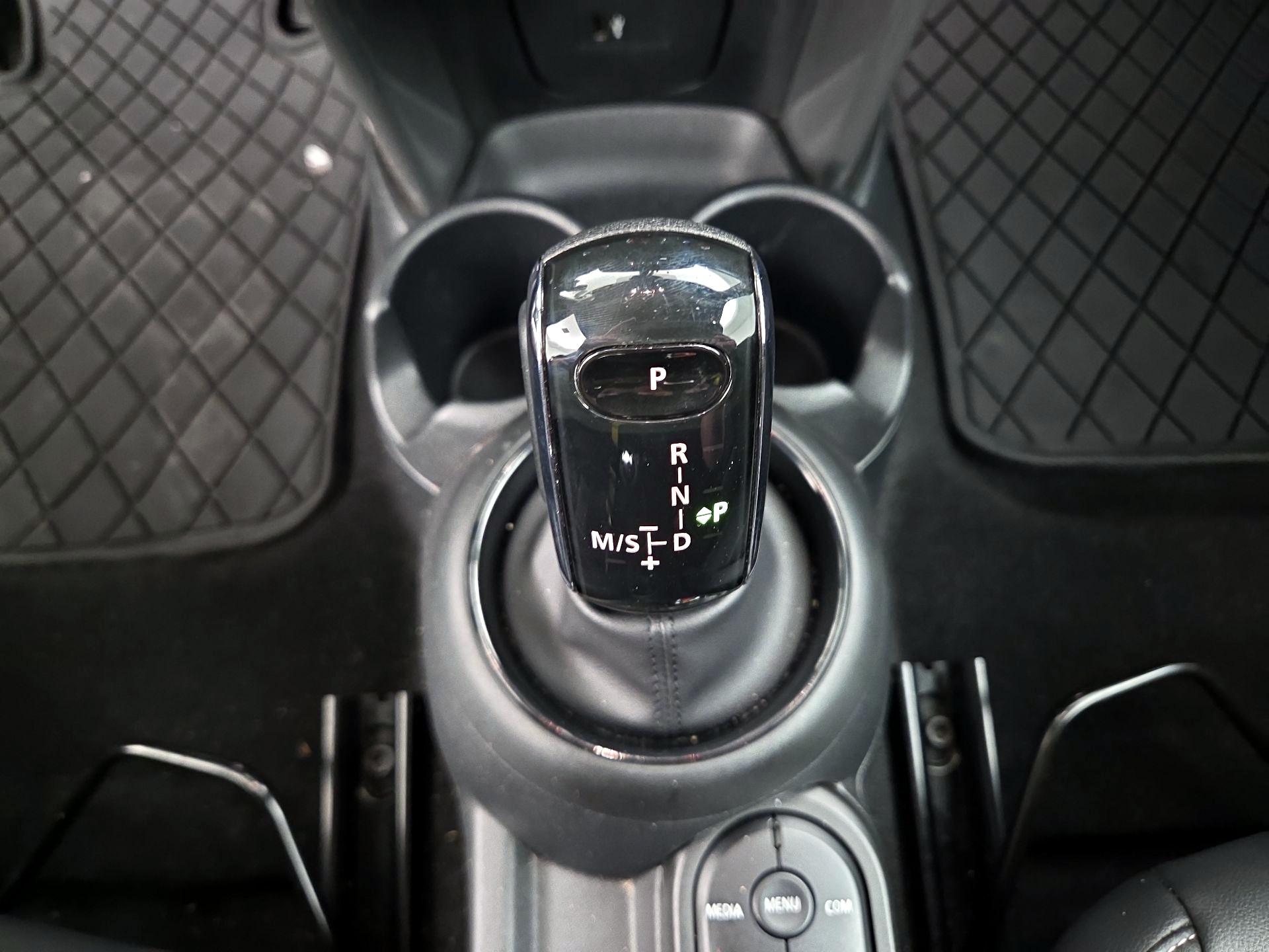 Thumbnail: 2020 MINI Cooper Hardtop - 17