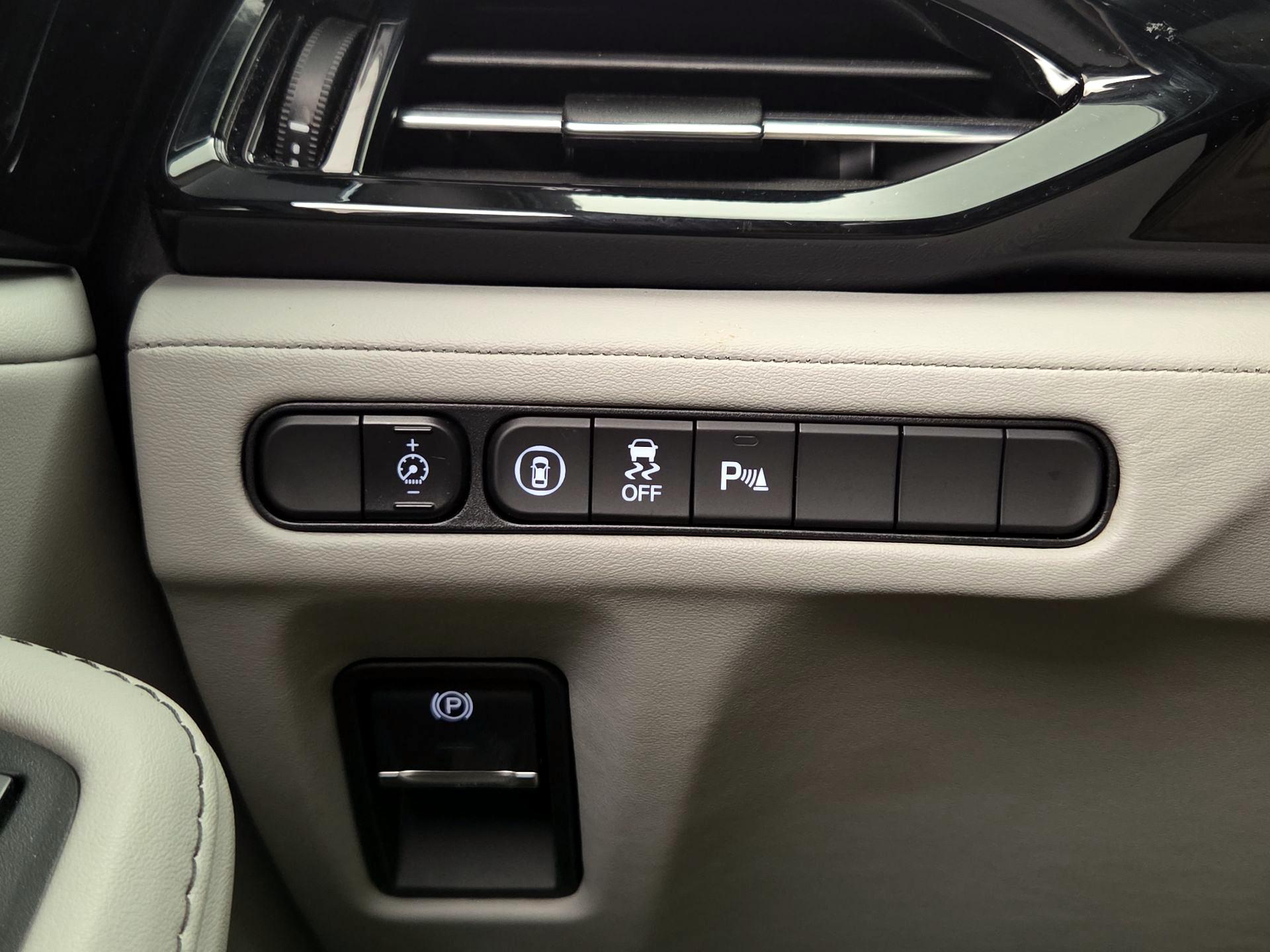 Thumbnail: 2022 Acura MDX - 13