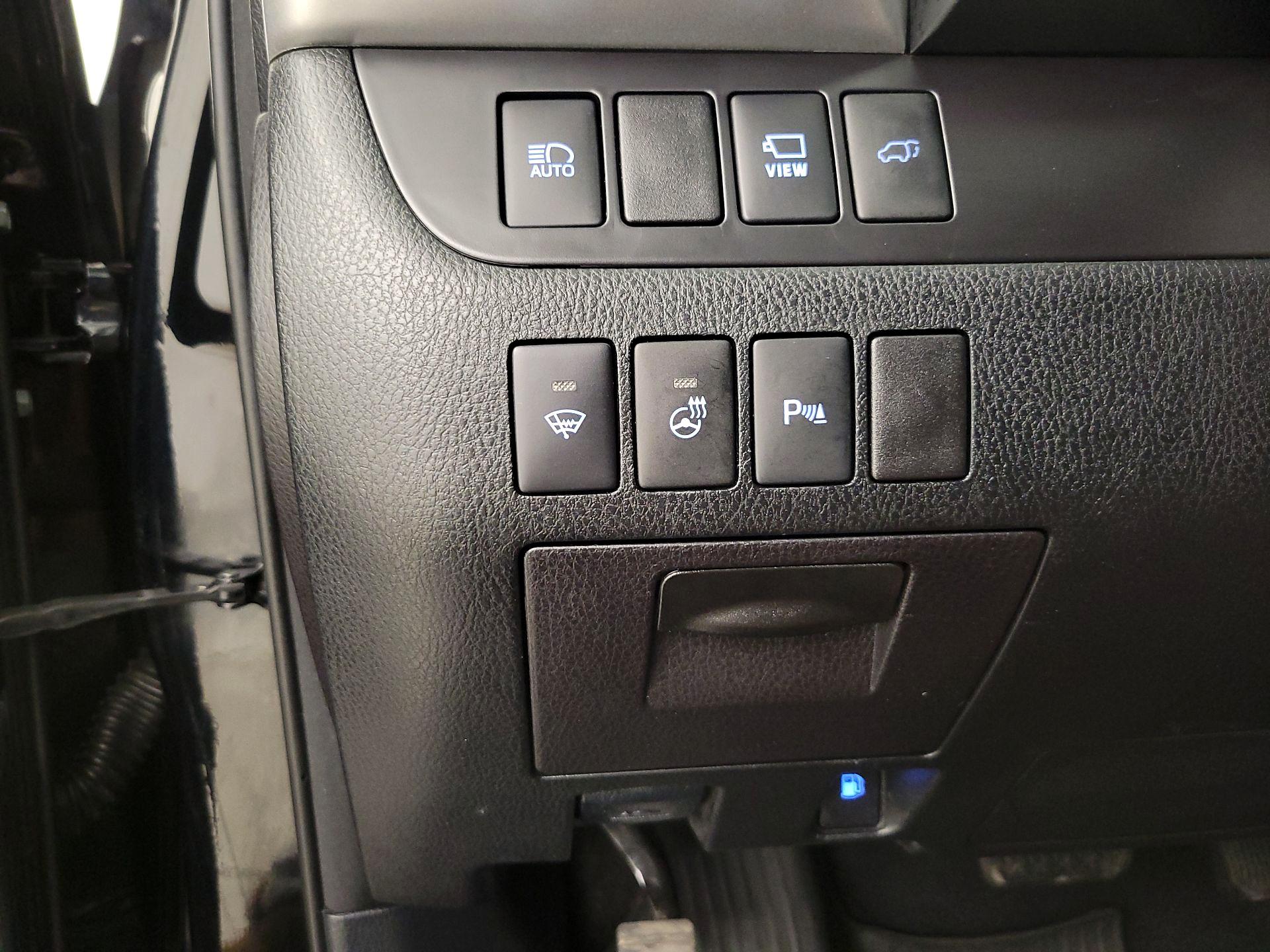 Thumbnail: 2018 Toyota Highlander - 13