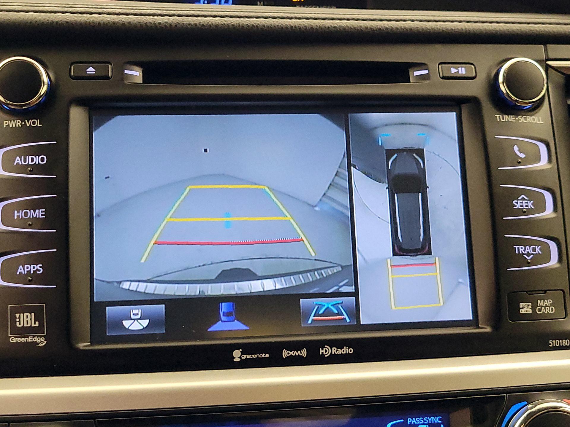 Thumbnail: 2018 Toyota Highlander - 14