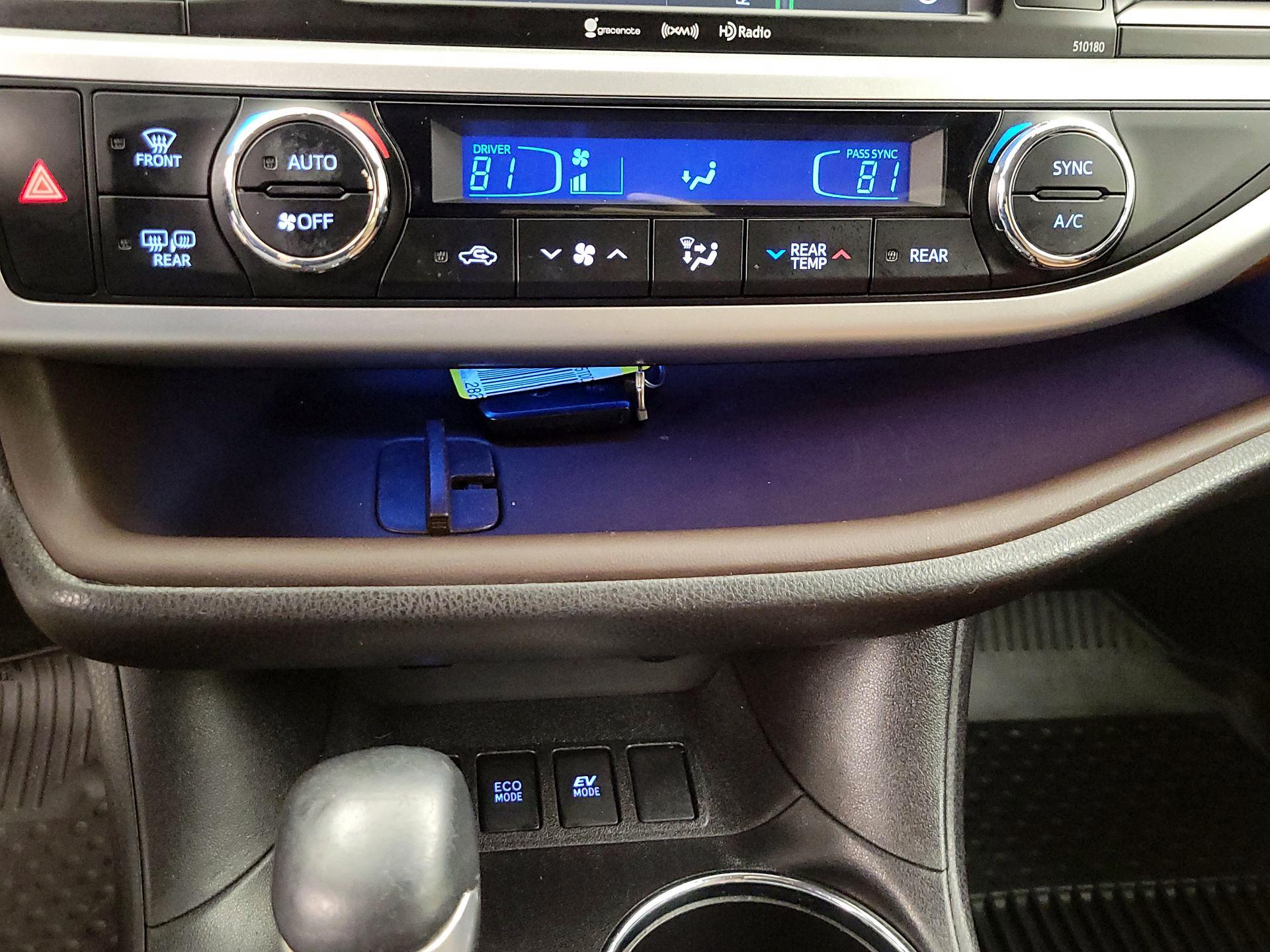 Thumbnail: 2018 Toyota Highlander - 16